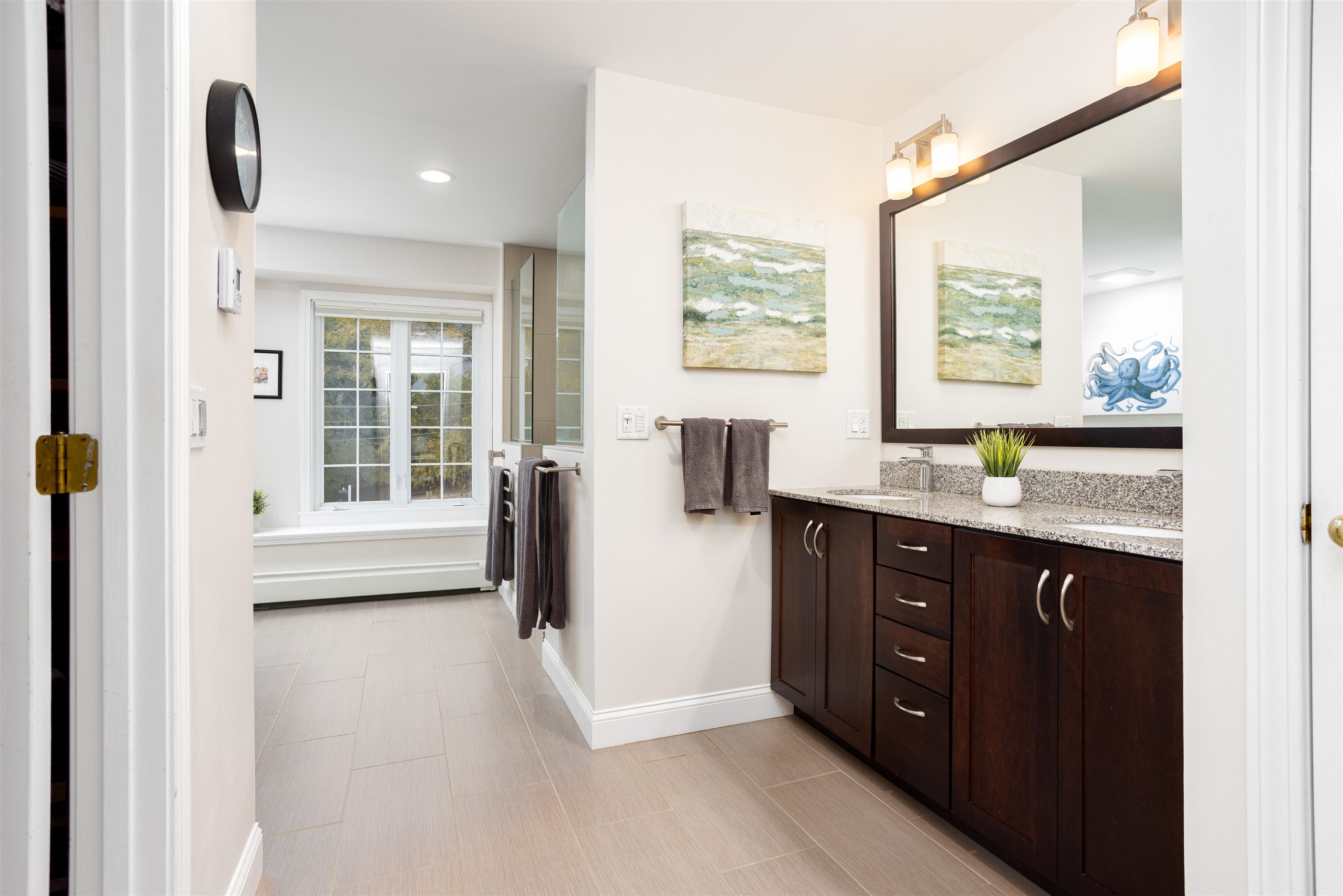 Shelburne, Vermont, 05482, United States, 3 Bedrooms Bedrooms, ,4 BathroomsBathrooms,Residential,Active,1962170