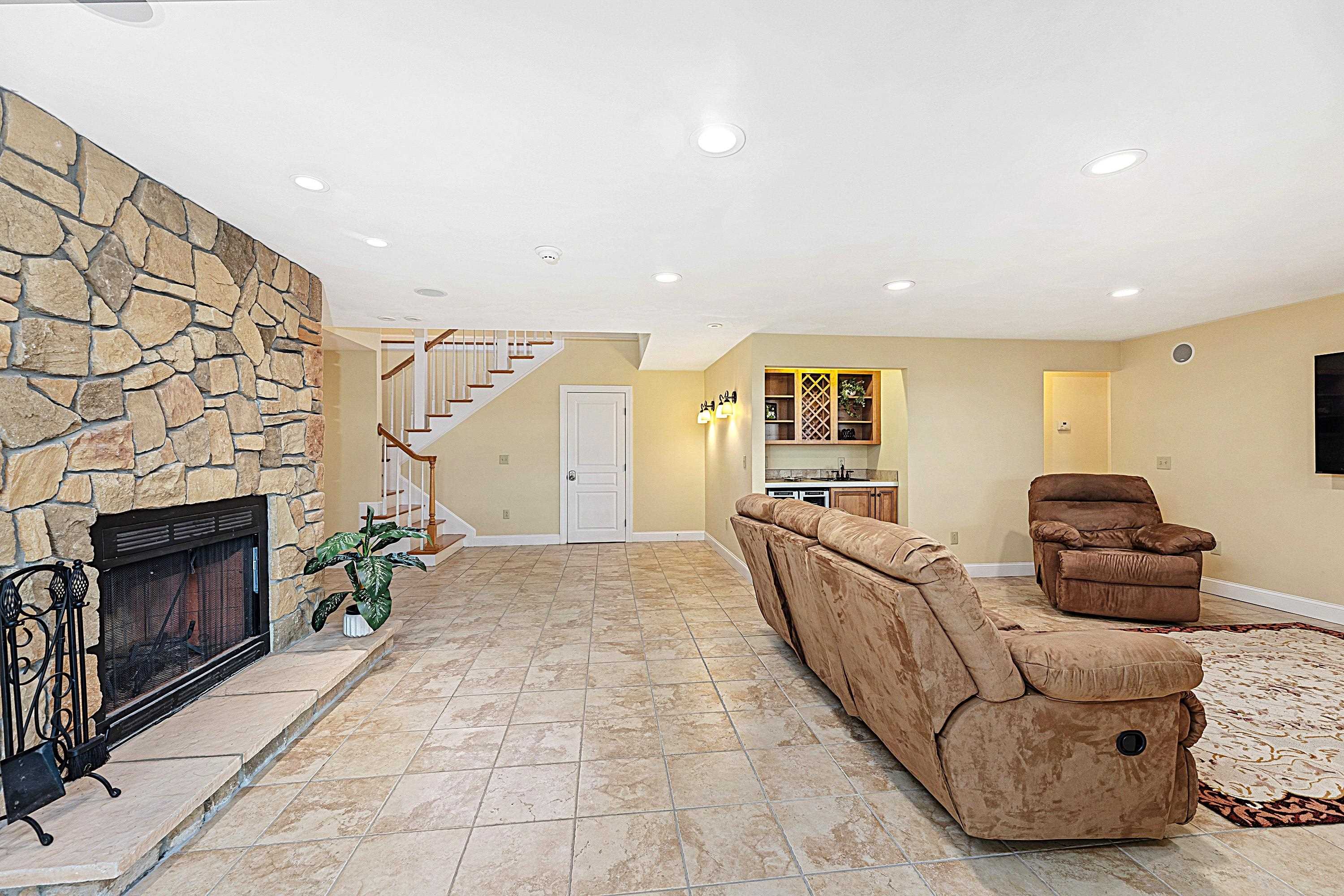 Sullivan, New Hampshire, 03445, United States, 5 Bedrooms Bedrooms, ,4 BathroomsBathrooms,Residential,Active,2052047