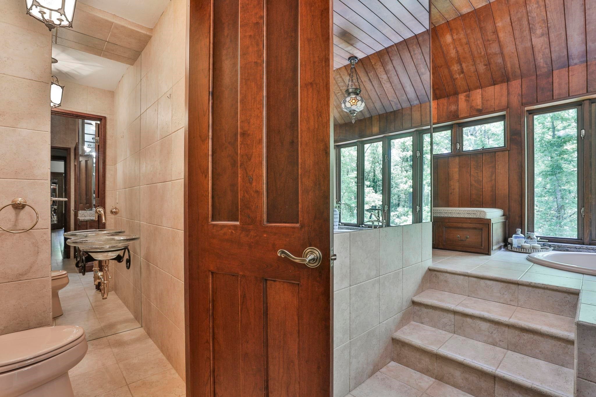 Wilton, New Hampshire, 03086, United States, 5 Bedrooms Bedrooms, ,4 BathroomsBathrooms,Residential,Active,2052126
