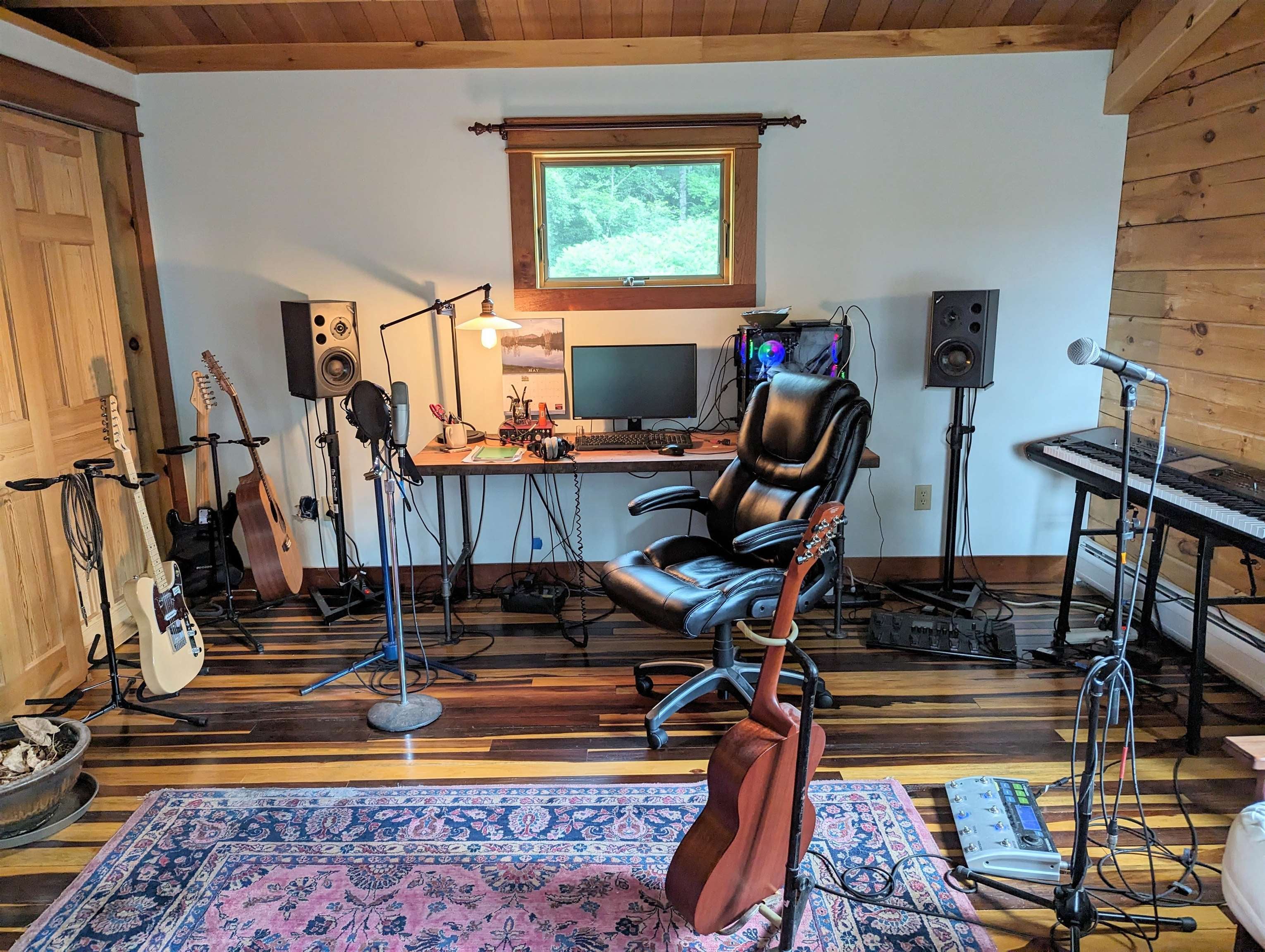 Woodbury, Vermont, 05681, United States, 3 Bedrooms Bedrooms, ,4 BathroomsBathrooms,Residential,Active,1952476