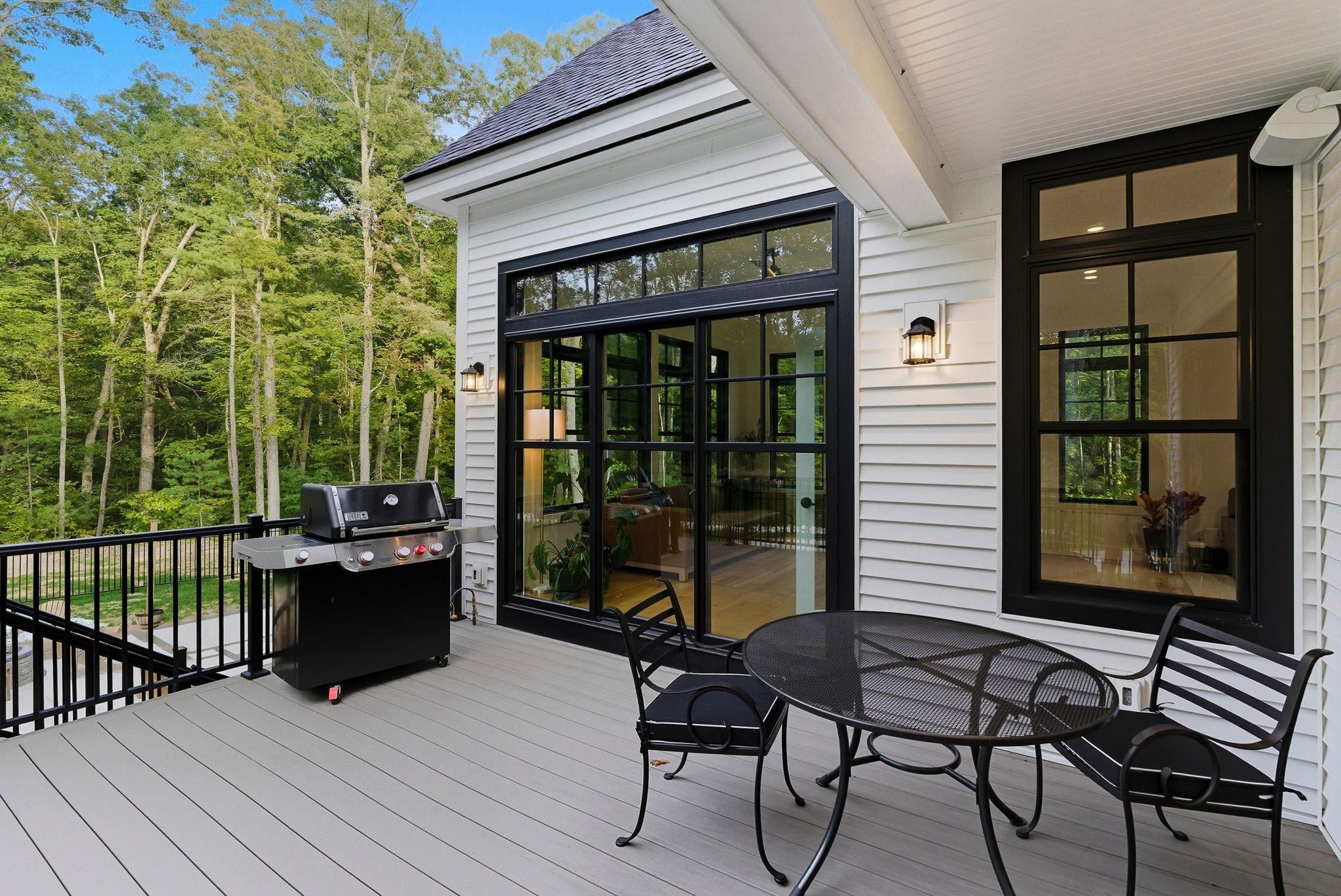 Hollis, New Hampshire, 03049, United States, 4 Bedrooms Bedrooms, ,3 BathroomsBathrooms,Residential,Active,1945249