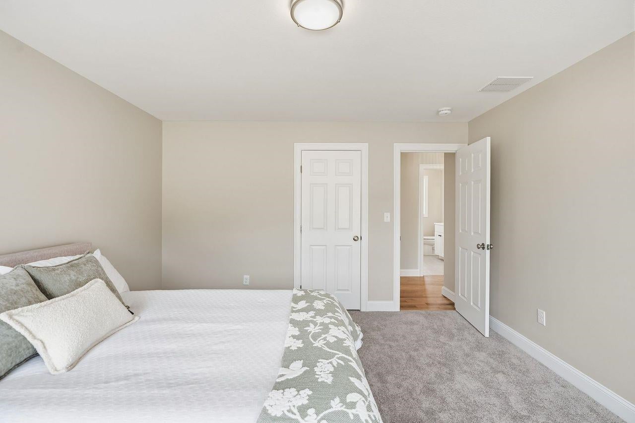 Derry, New Hampshire, 03038, United States, 4 Bedrooms Bedrooms, ,3 BathroomsBathrooms,Residential,Active,1992291