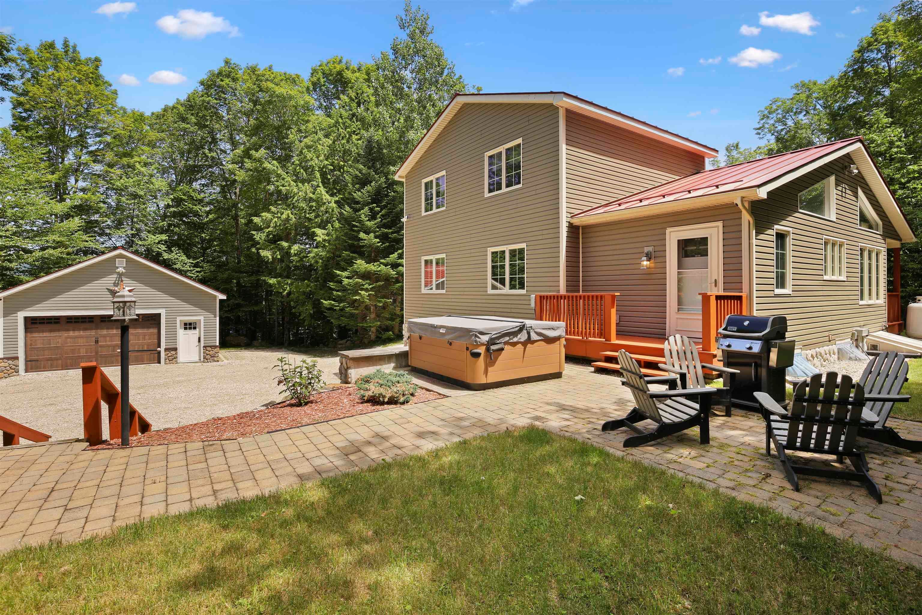 Killington, Vermont, 05751, United States, 3 Bedrooms Bedrooms, ,3 BathroomsBathrooms,Residential,Active,1884979
