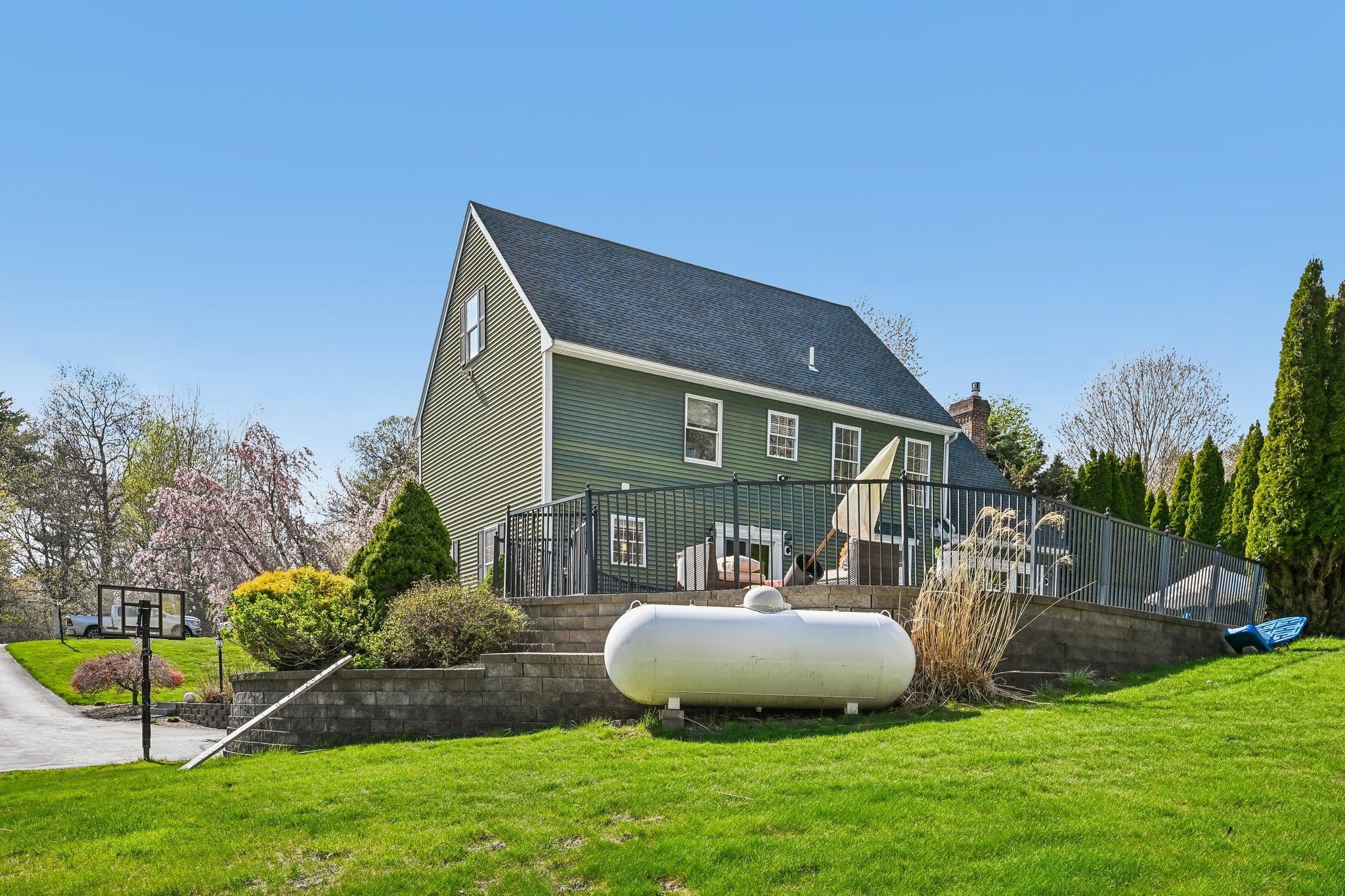 Windham, New Hampshire, 03087, United States, 4 Bedrooms Bedrooms, ,3 BathroomsBathrooms,Residential,Active,2044185