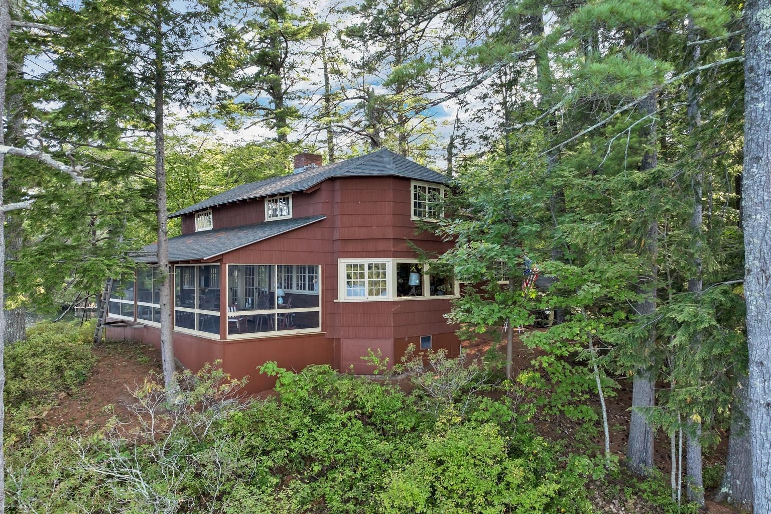 Holderness, New Hampshire, 03245, United States, 4 Bedrooms Bedrooms, ,4 BathroomsBathrooms,Residential,Active,1945064