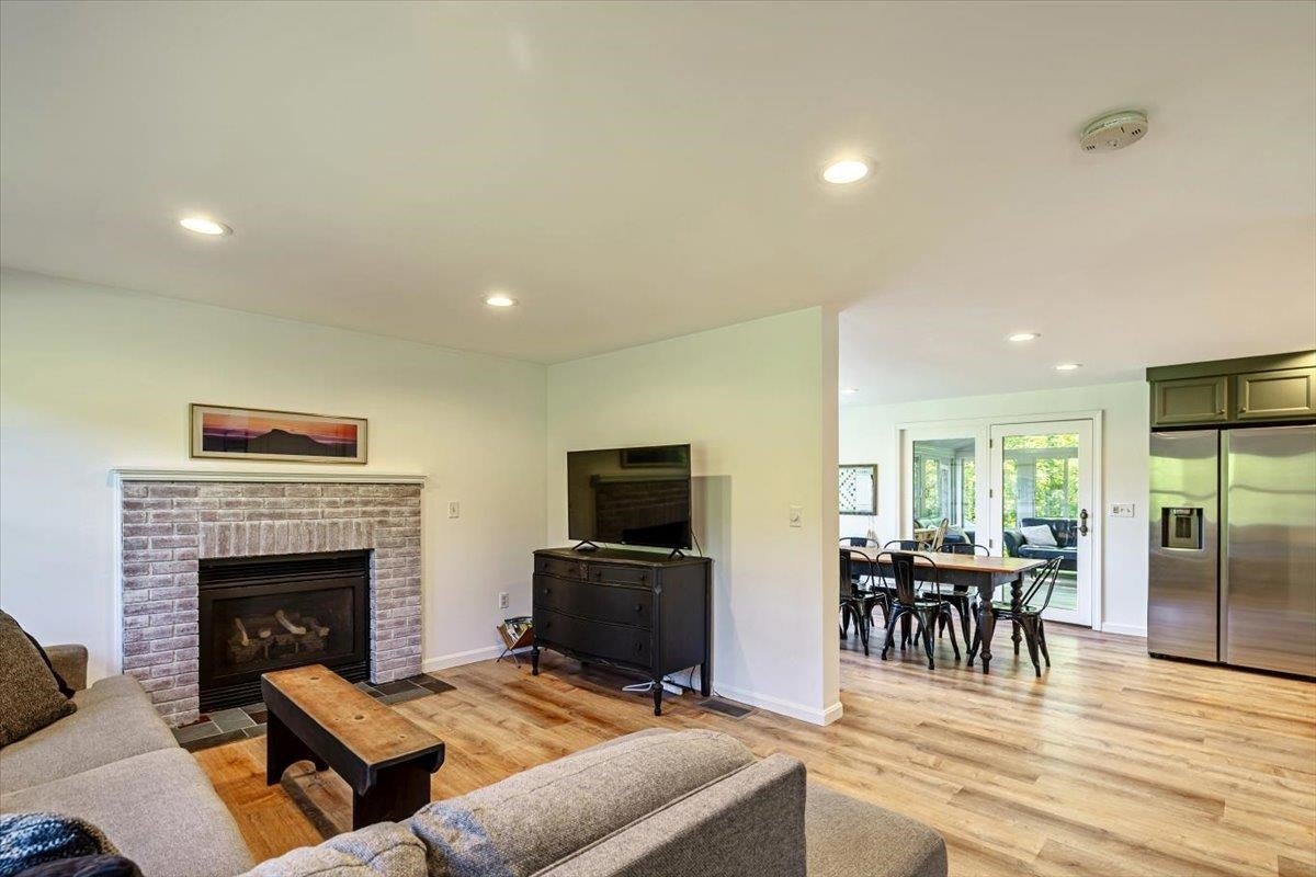 Warren, Vermont, 05674, United States, 5 Bedrooms Bedrooms, ,4 BathroomsBathrooms,Residential,Active,1843881