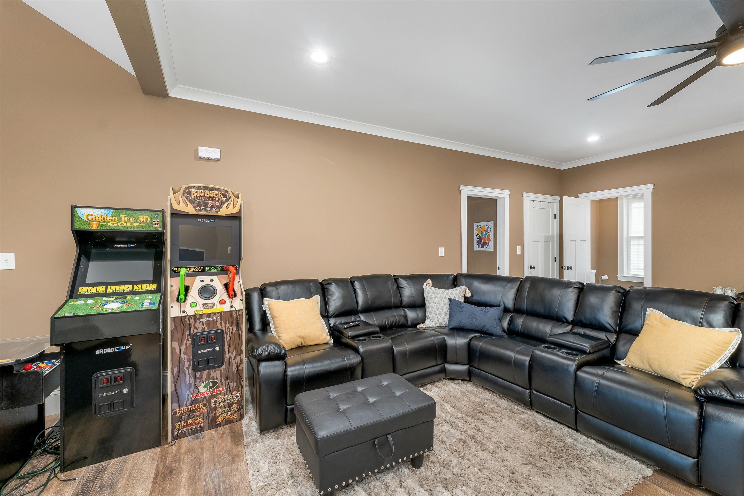 Laconia, New Hampshire, 03246, United States, 4 Bedrooms Bedrooms, ,4 BathroomsBathrooms,Residential,Active,1985603