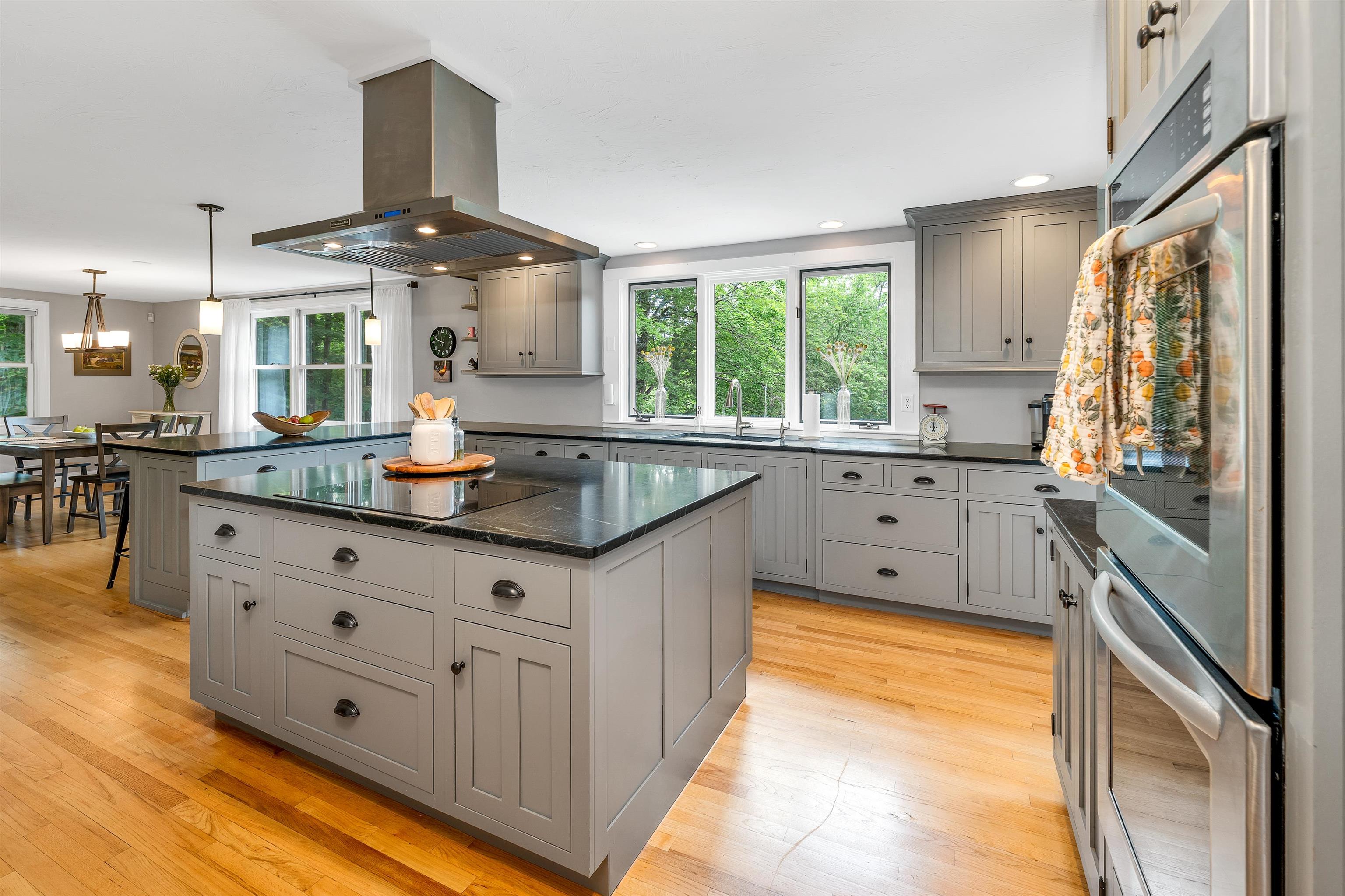 Meredith, New Hampshire, 03253, United States, 4 Bedrooms Bedrooms, ,5 BathroomsBathrooms,Residential,Pending,2045598