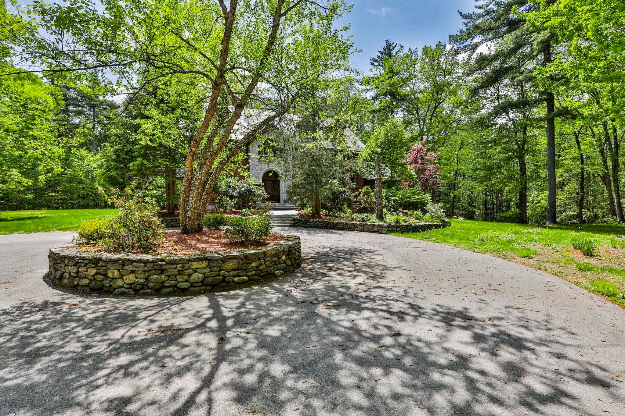 Wilton, New Hampshire, 03086, United States, 5 Bedrooms Bedrooms, ,4 BathroomsBathrooms,Residential,Active,2052126