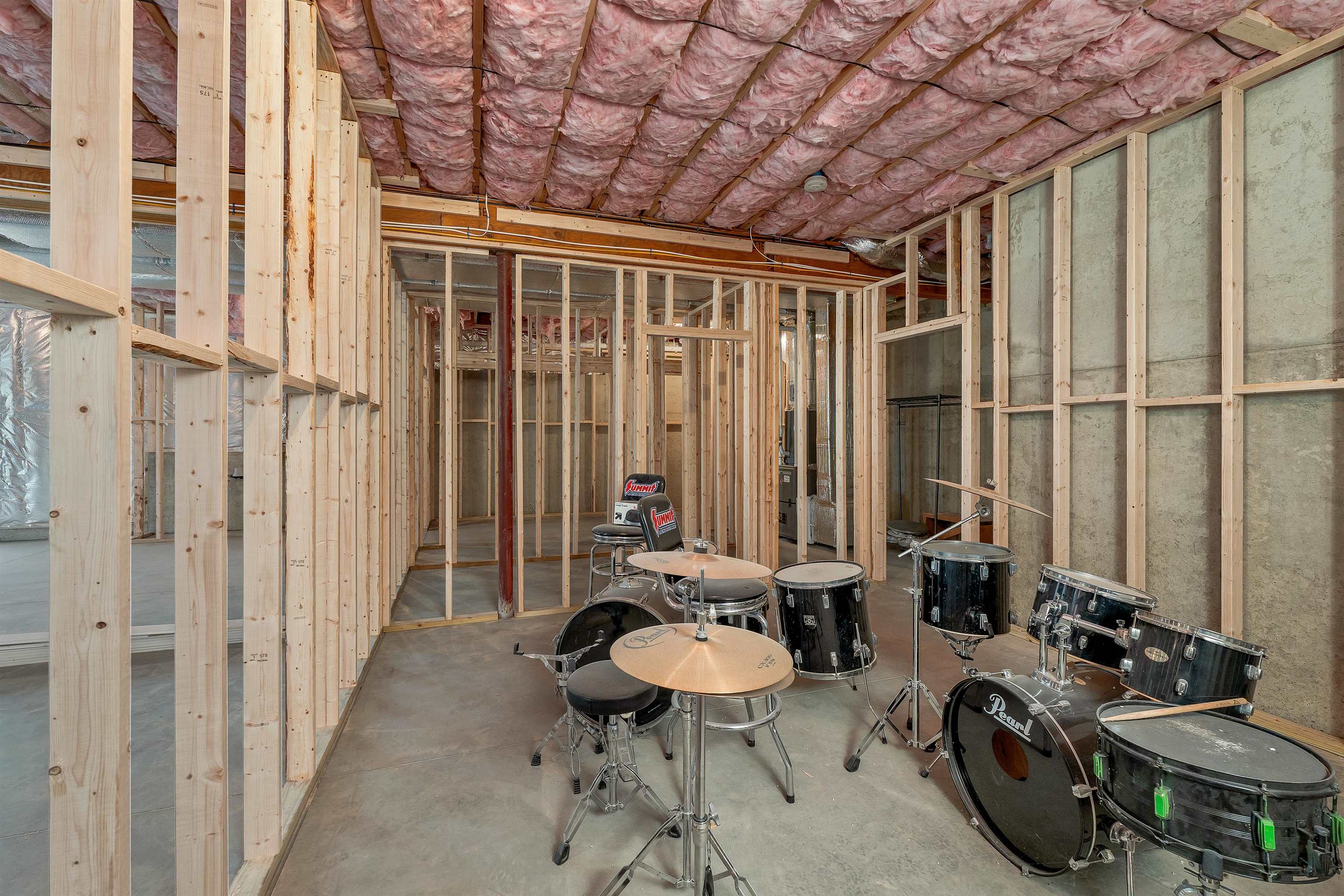 Laconia, New Hampshire, 03246, United States, 4 Bedrooms Bedrooms, ,4 BathroomsBathrooms,Residential,Active,1985603