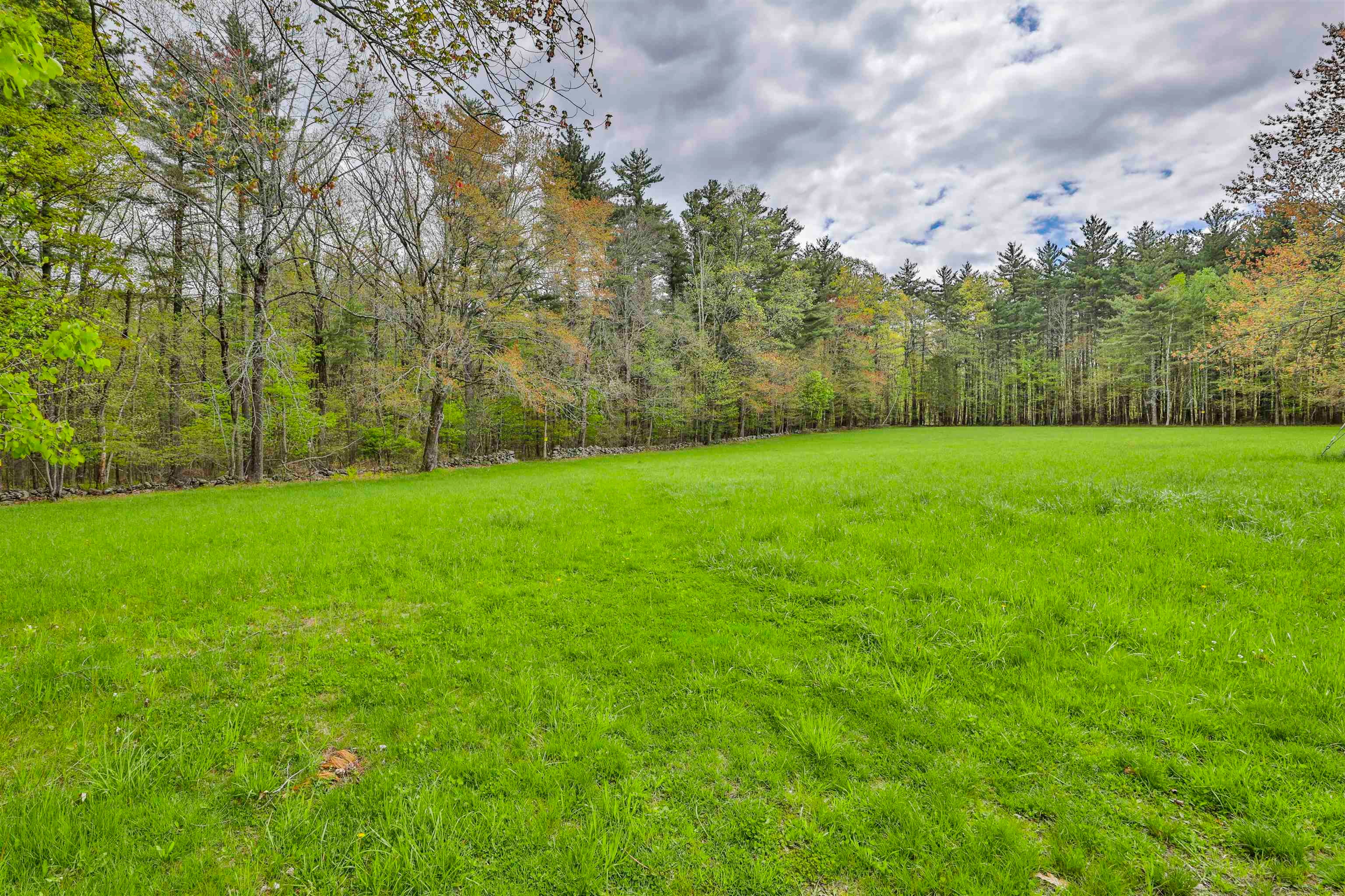 Derry, New Hampshire, 03038, United States, 3 Bedrooms Bedrooms, ,2 BathroomsBathrooms,Residential,Pending,2045748