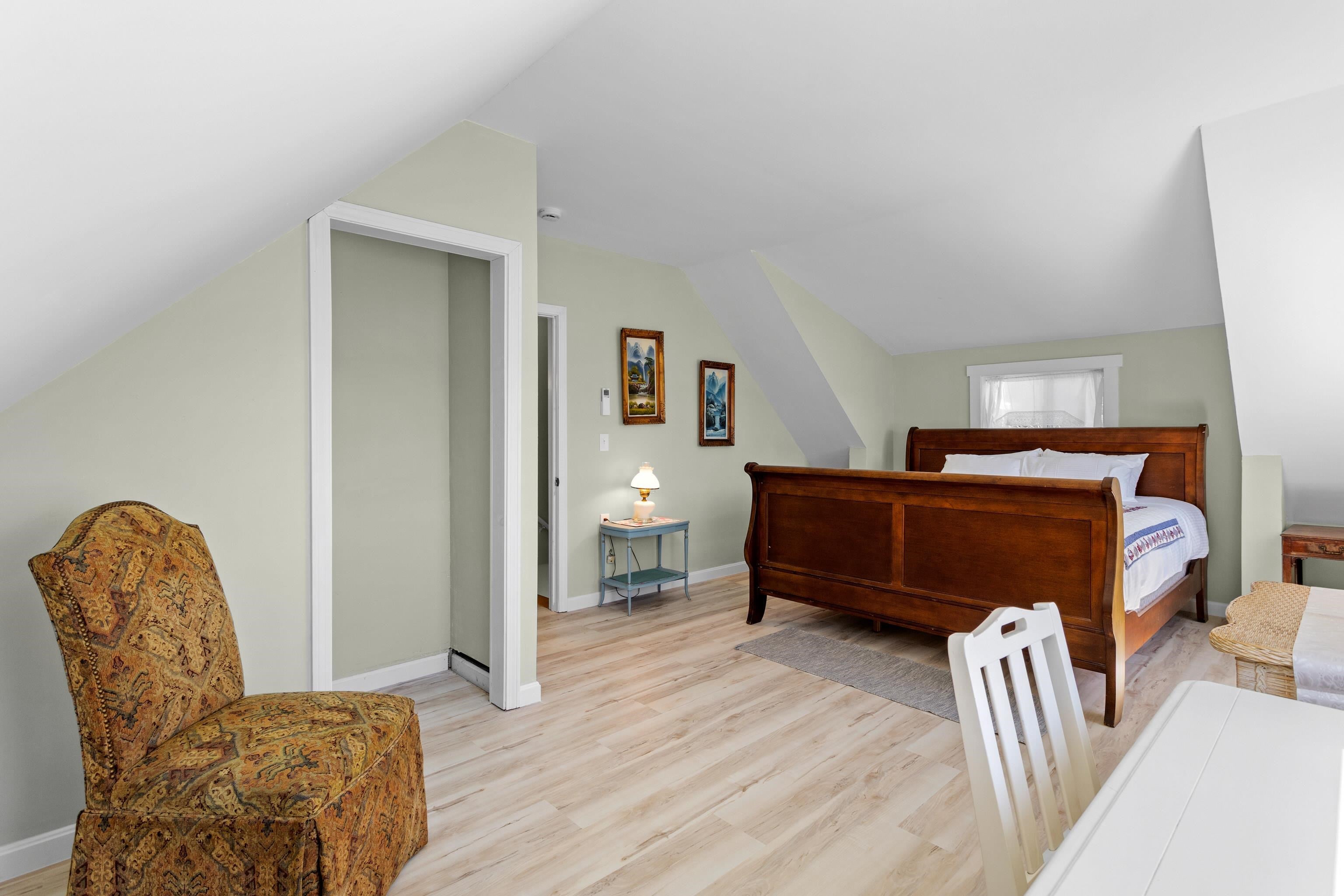 Moultonborough, New Hampshire, 03254, United States, 6 Bedrooms Bedrooms, ,3 BathroomsBathrooms,Residential,Active,1798037