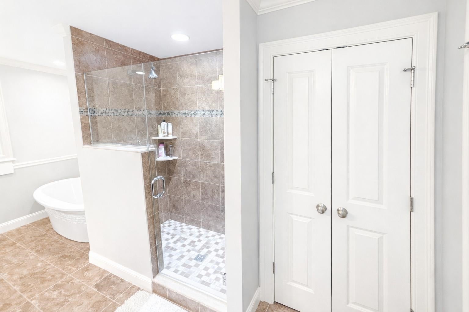 Pelham, New Hampshire, 03076, United States, 3 Bedrooms Bedrooms, ,3 BathroomsBathrooms,Residential,Active,2007950