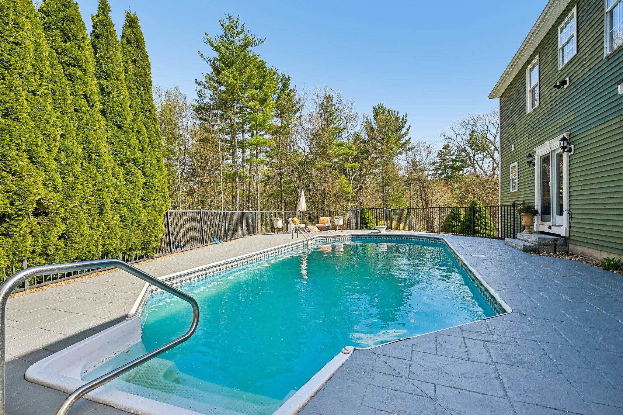 Windham, New Hampshire, 03087, United States, 4 Bedrooms Bedrooms, ,3 BathroomsBathrooms,Residential,Active,2044185