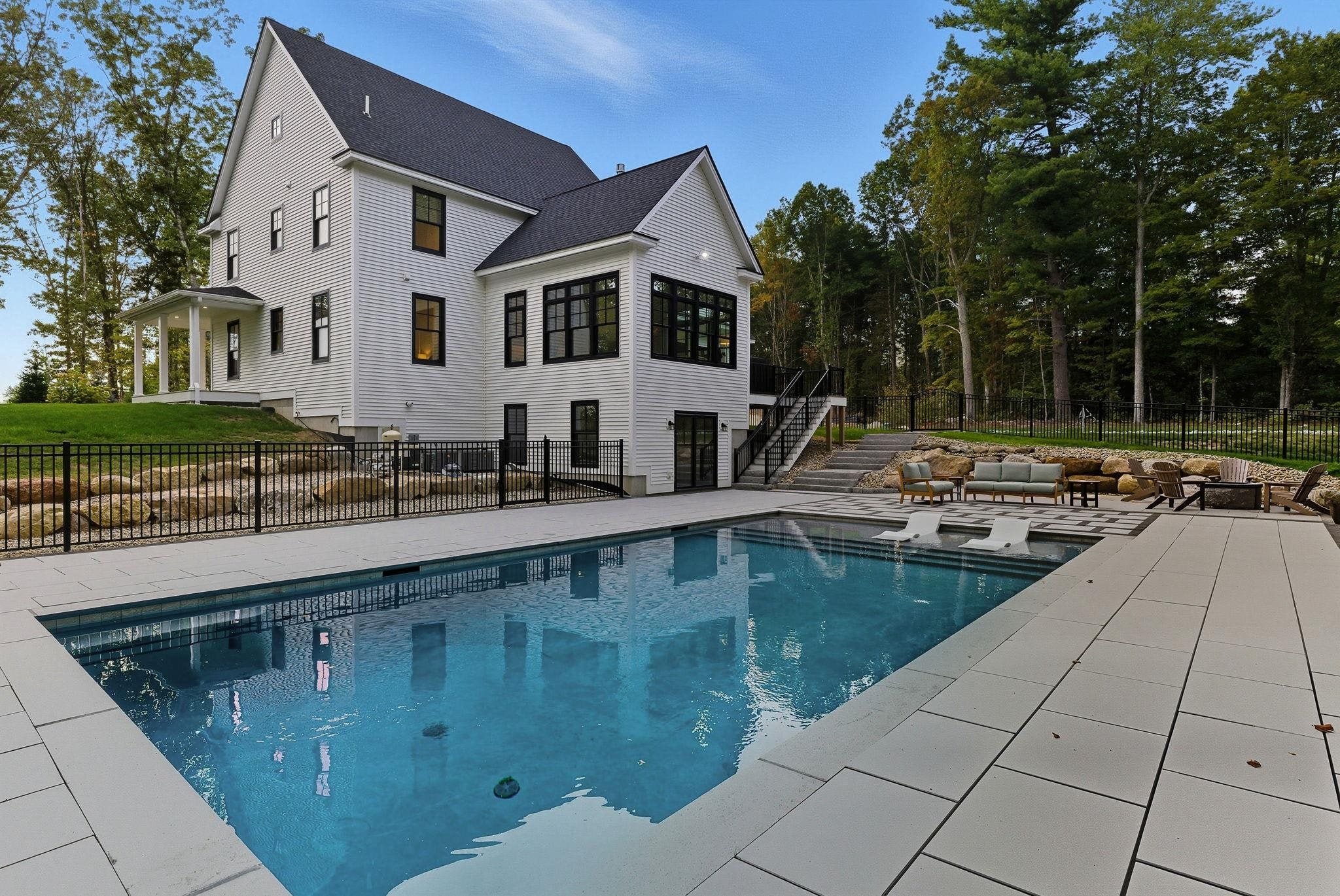 Hollis, New Hampshire, 03049, United States, 4 Bedrooms Bedrooms, ,3 BathroomsBathrooms,Residential,Active,1945249