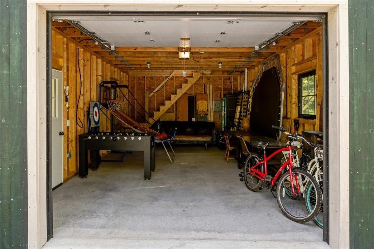 Stowe, Vermont, 05672, United States, 4 Bedrooms Bedrooms, ,3 BathroomsBathrooms,Residential,Pending,1843882