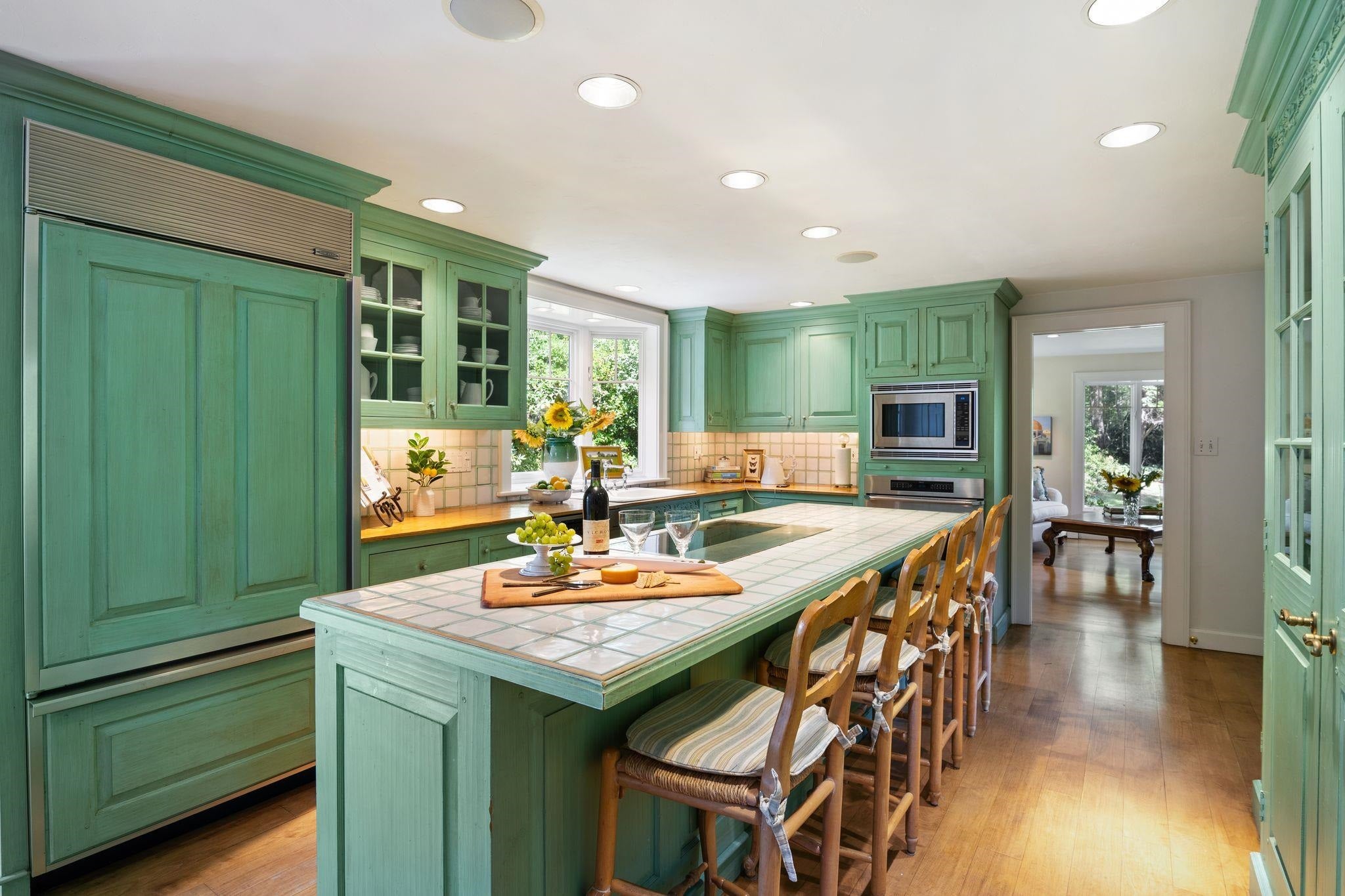 Hampton Falls, New Hampshire, 03844, United States, 4 Bedrooms Bedrooms, ,4 BathroomsBathrooms,Residential,Pending,2006809