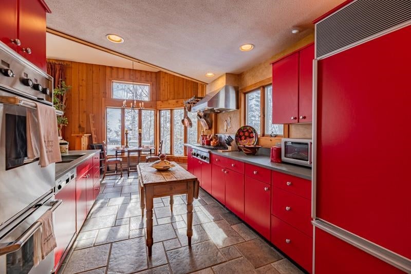 Peru, Vermont, 05152, United States, 5 Bedrooms Bedrooms, ,5 BathroomsBathrooms,Residential,Active,2014570