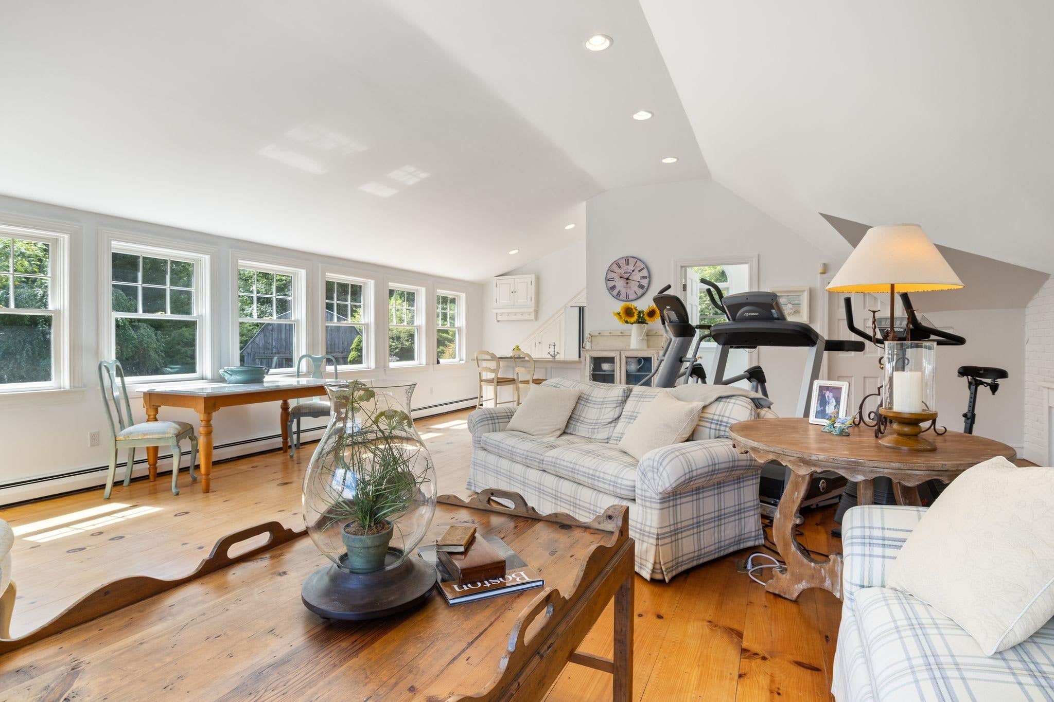 Hampton Falls, New Hampshire, 03844, United States, 4 Bedrooms Bedrooms, ,4 BathroomsBathrooms,Residential,Pending,2006809