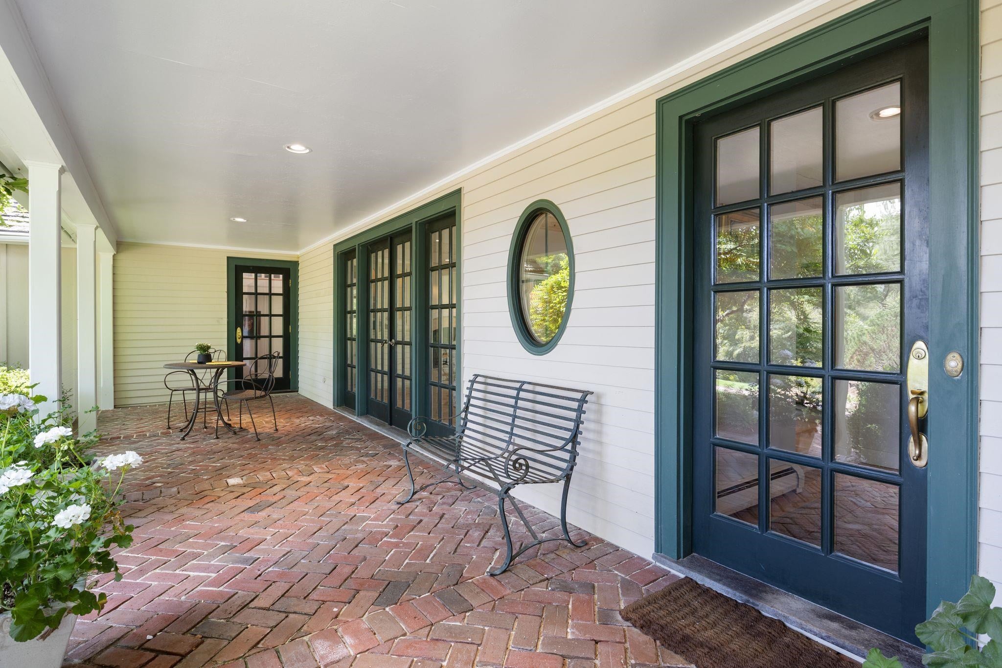 Hampton Falls, New Hampshire, 03844, United States, 4 Bedrooms Bedrooms, ,4 BathroomsBathrooms,Residential,Pending,2006809