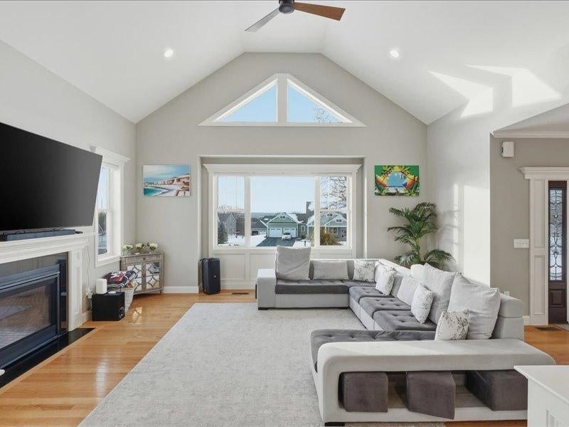 Pelham, New Hampshire, 03076, United States, 3 Bedrooms Bedrooms, ,3 BathroomsBathrooms,Residential,Active,2007950