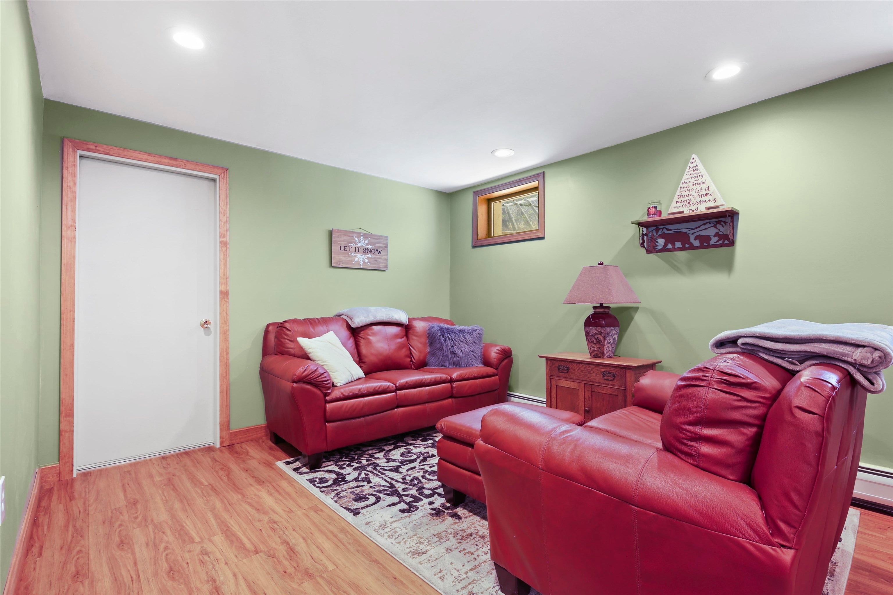 Killington, Vermont, 05751, United States, 3 Bedrooms Bedrooms, ,3 BathroomsBathrooms,Residential,Active,1884979