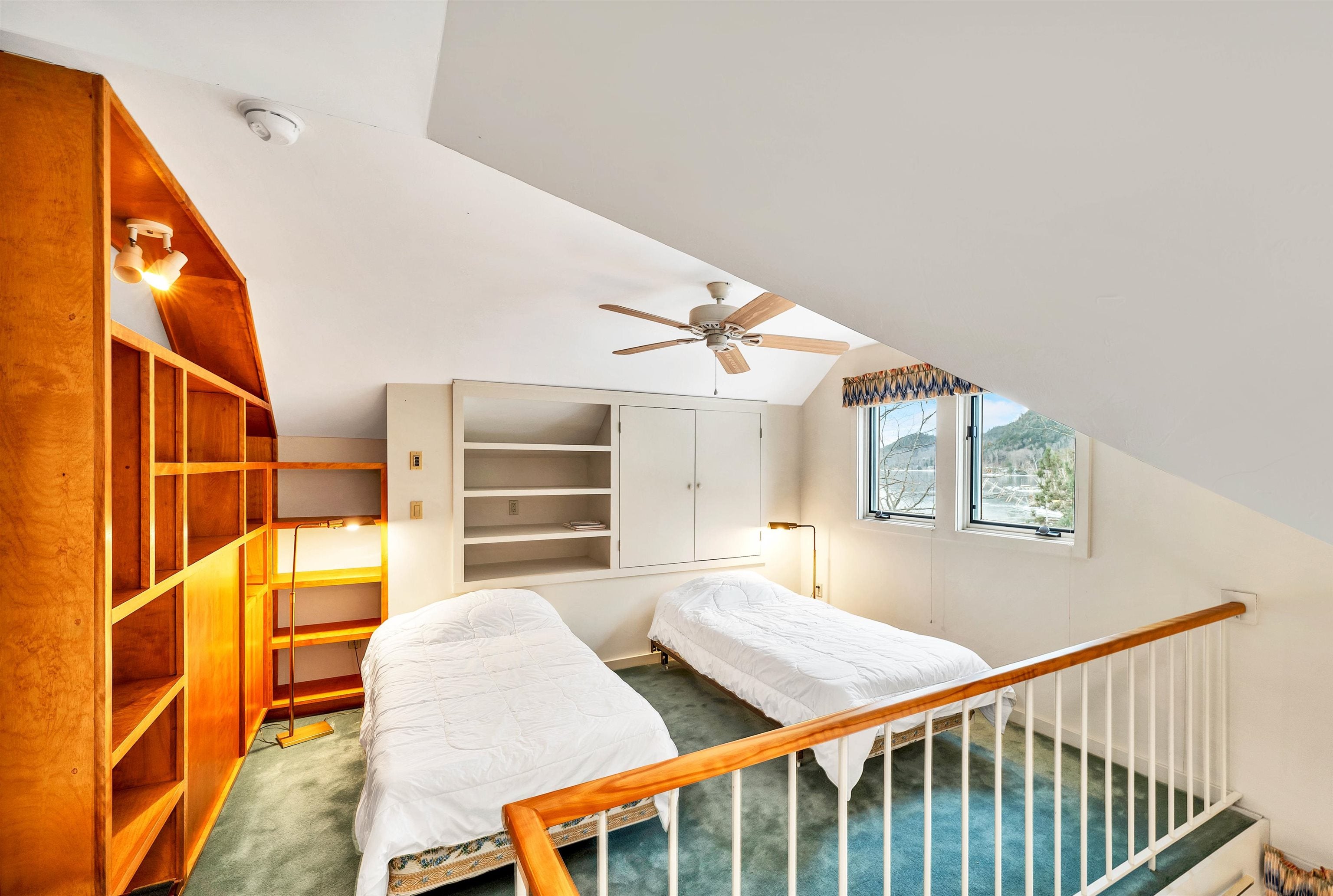 Hebron, New Hampshire, 03241, United States, 4 Bedrooms Bedrooms, ,4 BathroomsBathrooms,Residential,Pending,2009160