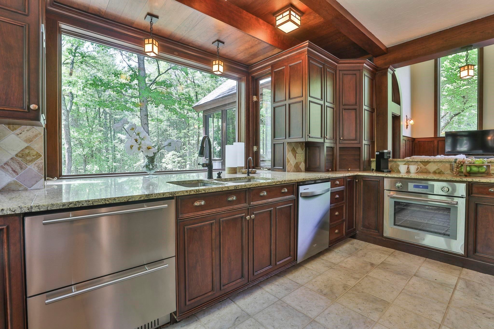 Wilton, New Hampshire, 03086, United States, 5 Bedrooms Bedrooms, ,4 BathroomsBathrooms,Residential,Active,2052126