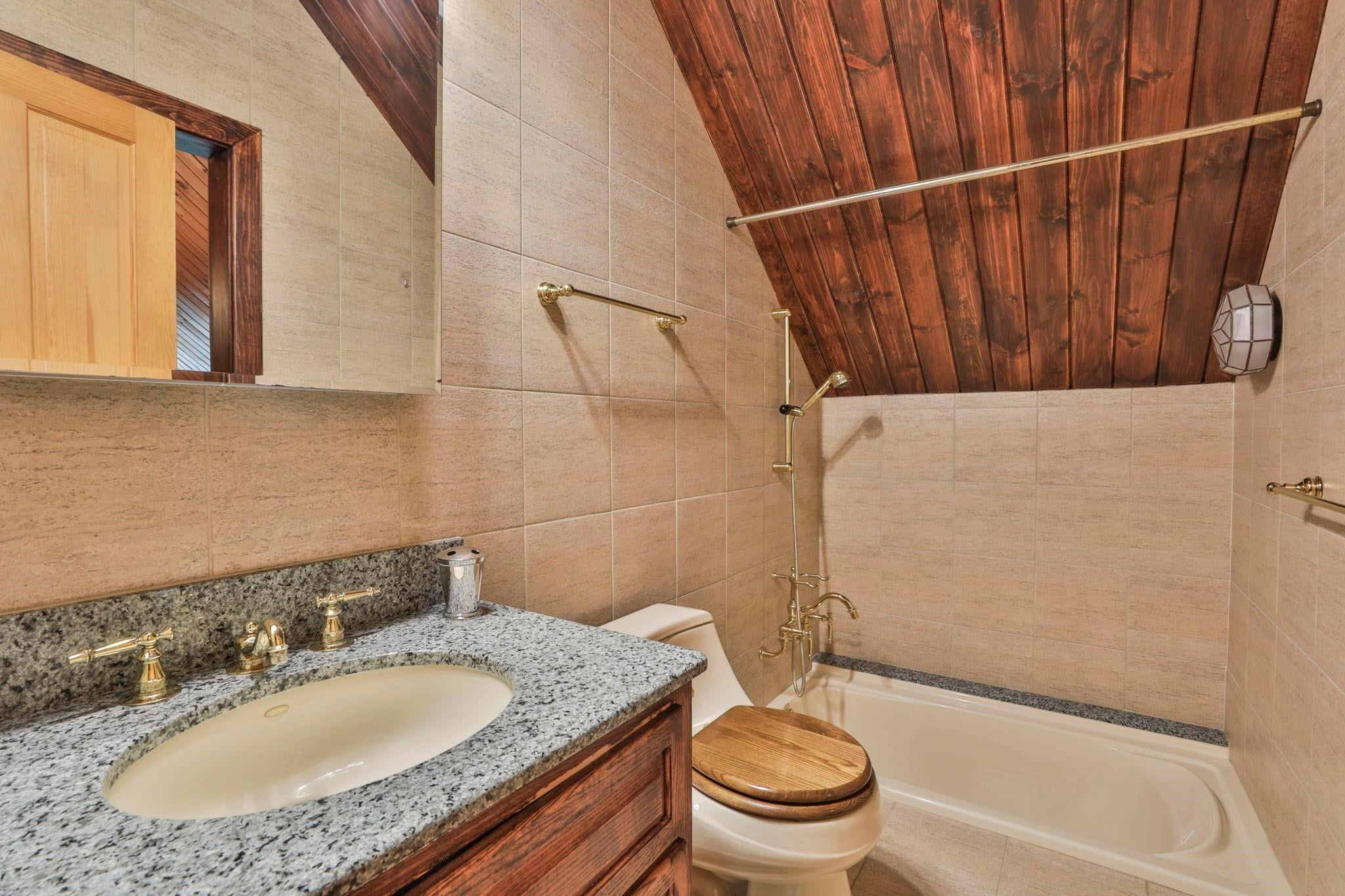 Wilton, New Hampshire, 03086, United States, 5 Bedrooms Bedrooms, ,4 BathroomsBathrooms,Residential,Active,2052126