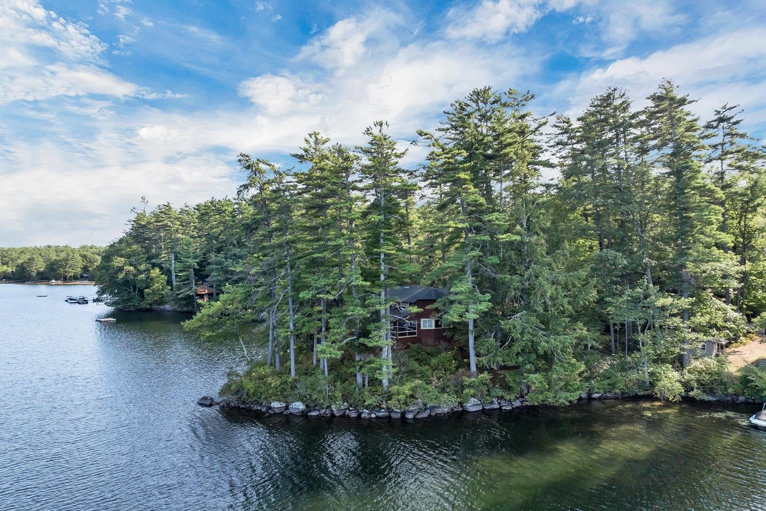 Holderness, New Hampshire, 03245, United States, 4 Bedrooms Bedrooms, ,4 BathroomsBathrooms,Residential,Active,1945064