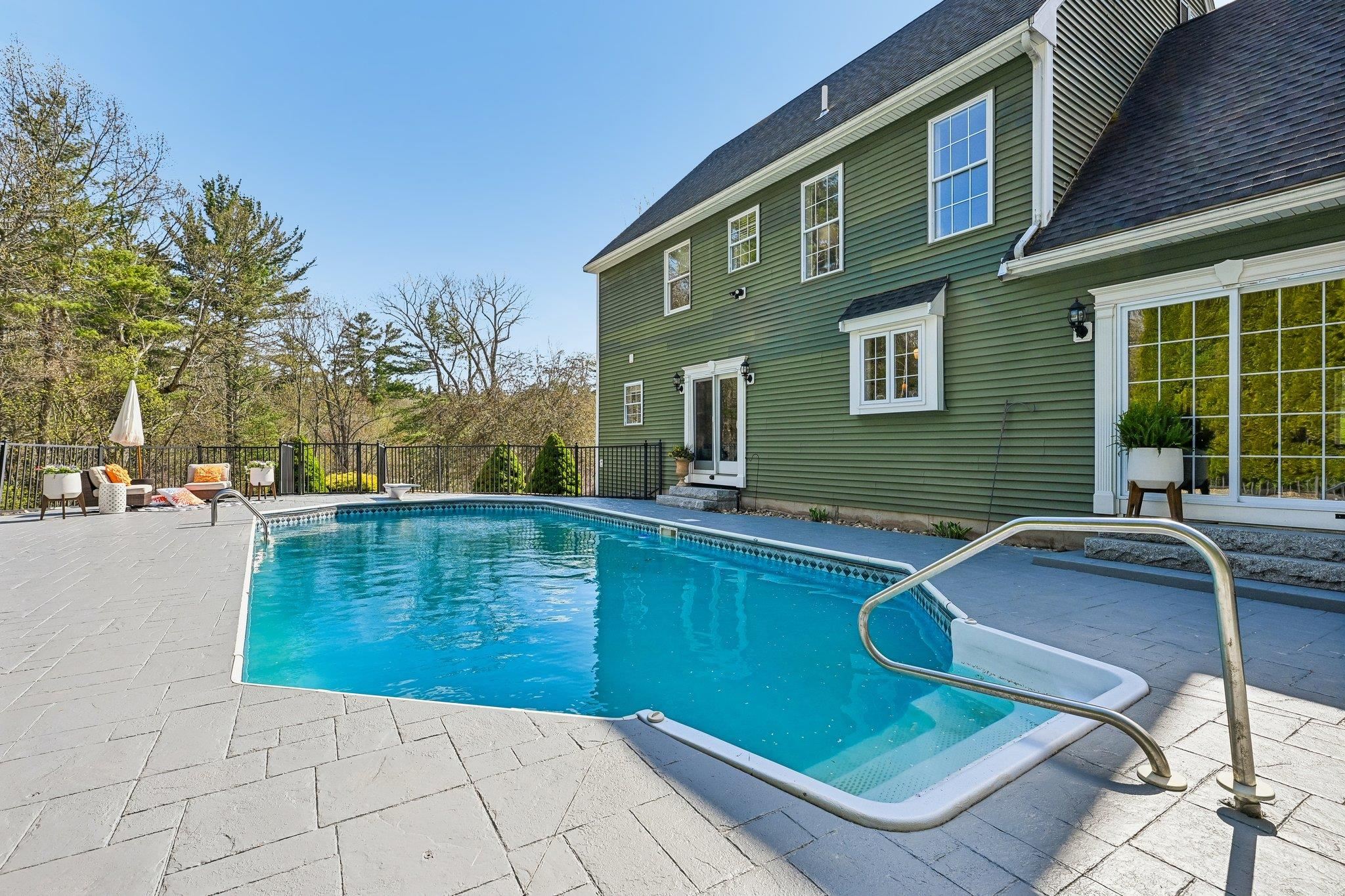 Windham, New Hampshire, 03087, United States, 4 Bedrooms Bedrooms, ,3 BathroomsBathrooms,Residential,Active,2044185