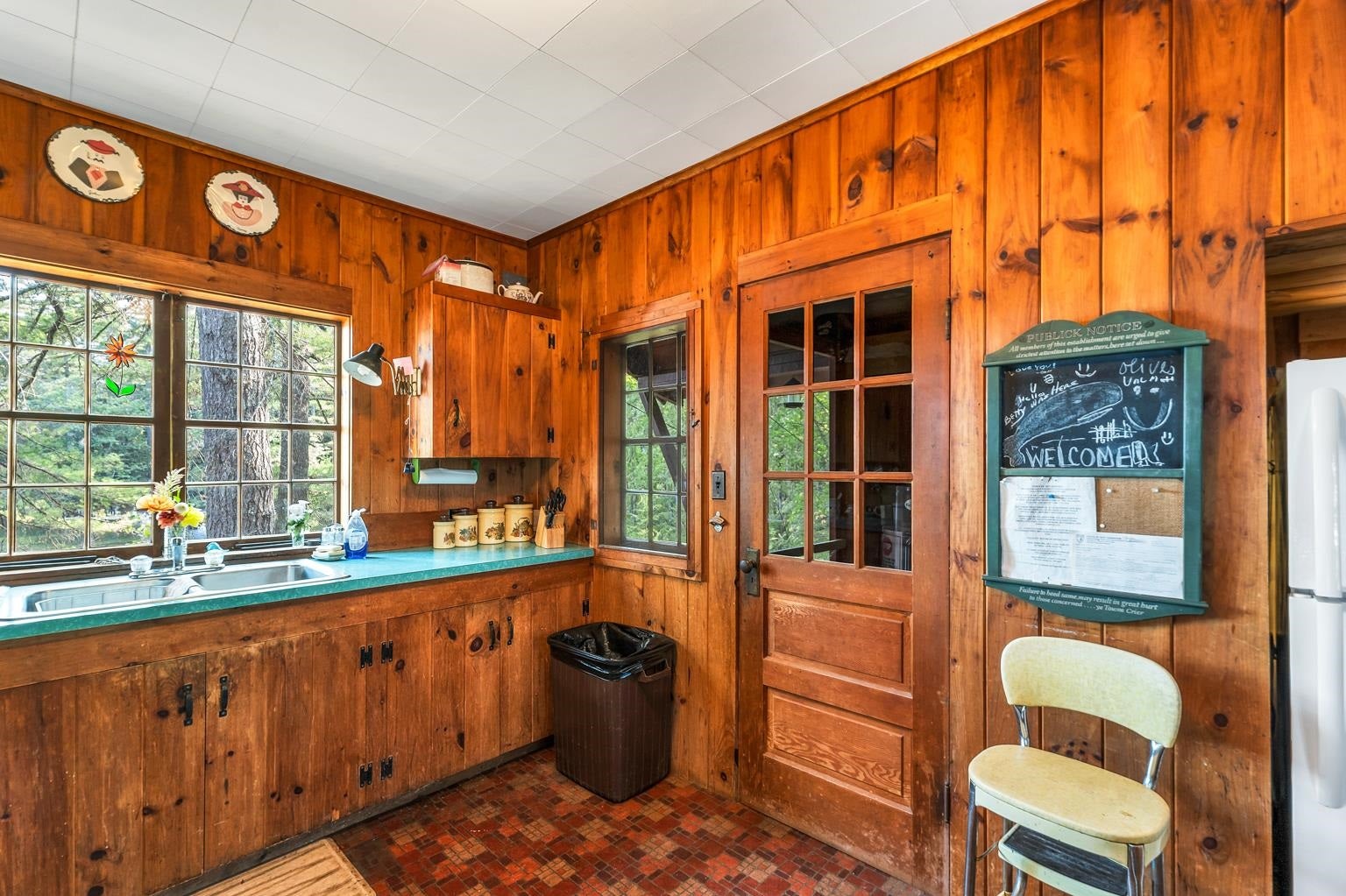 Holderness, New Hampshire, 03245, United States, 4 Bedrooms Bedrooms, ,4 BathroomsBathrooms,Residential,Active,1945064