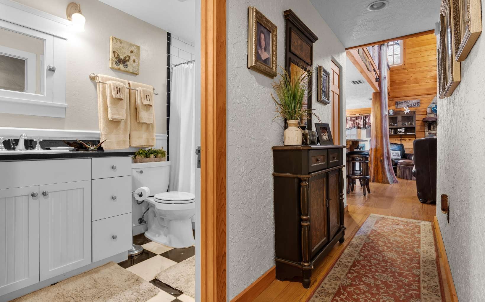 High Springs, Florida, 32643, United States, 5 Bedrooms Bedrooms, ,4 BathroomsBathrooms,Residential,Active,1926900