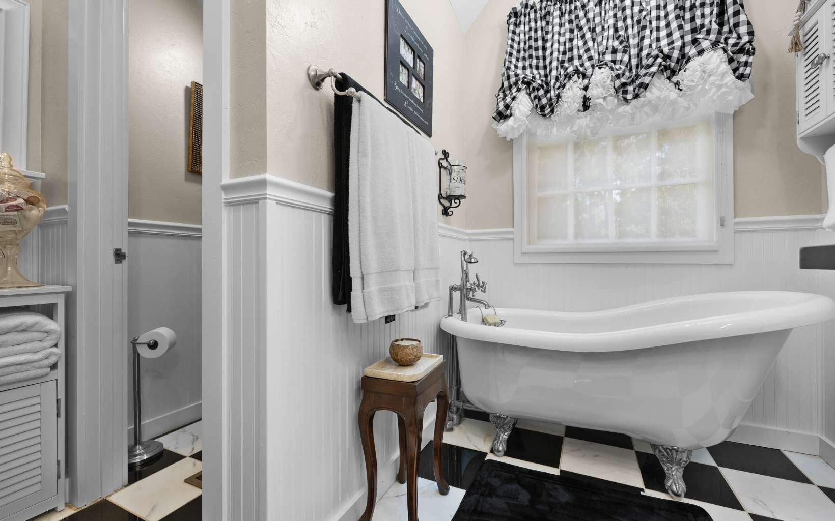 High Springs, Florida, 32643, United States, 5 Bedrooms Bedrooms, ,4 BathroomsBathrooms,Residential,Active,1926900