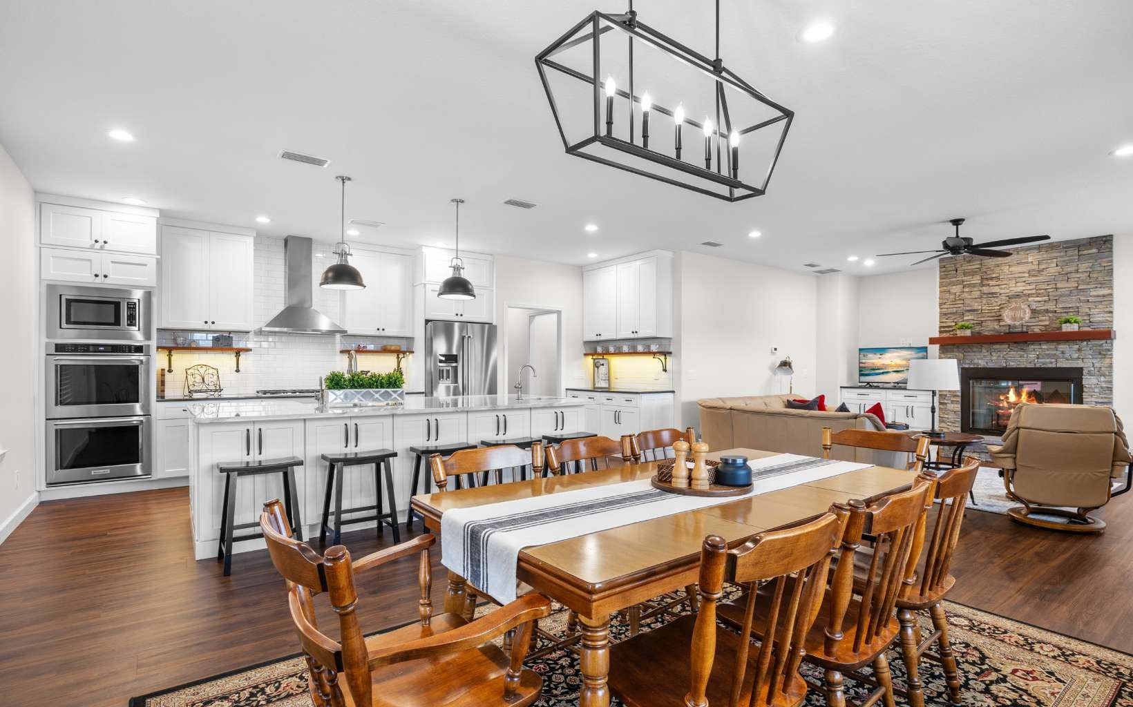 Wellborn, Florida, 32094, United States, 5 Bedrooms Bedrooms, ,3 BathroomsBathrooms,Residential,Active,1905112