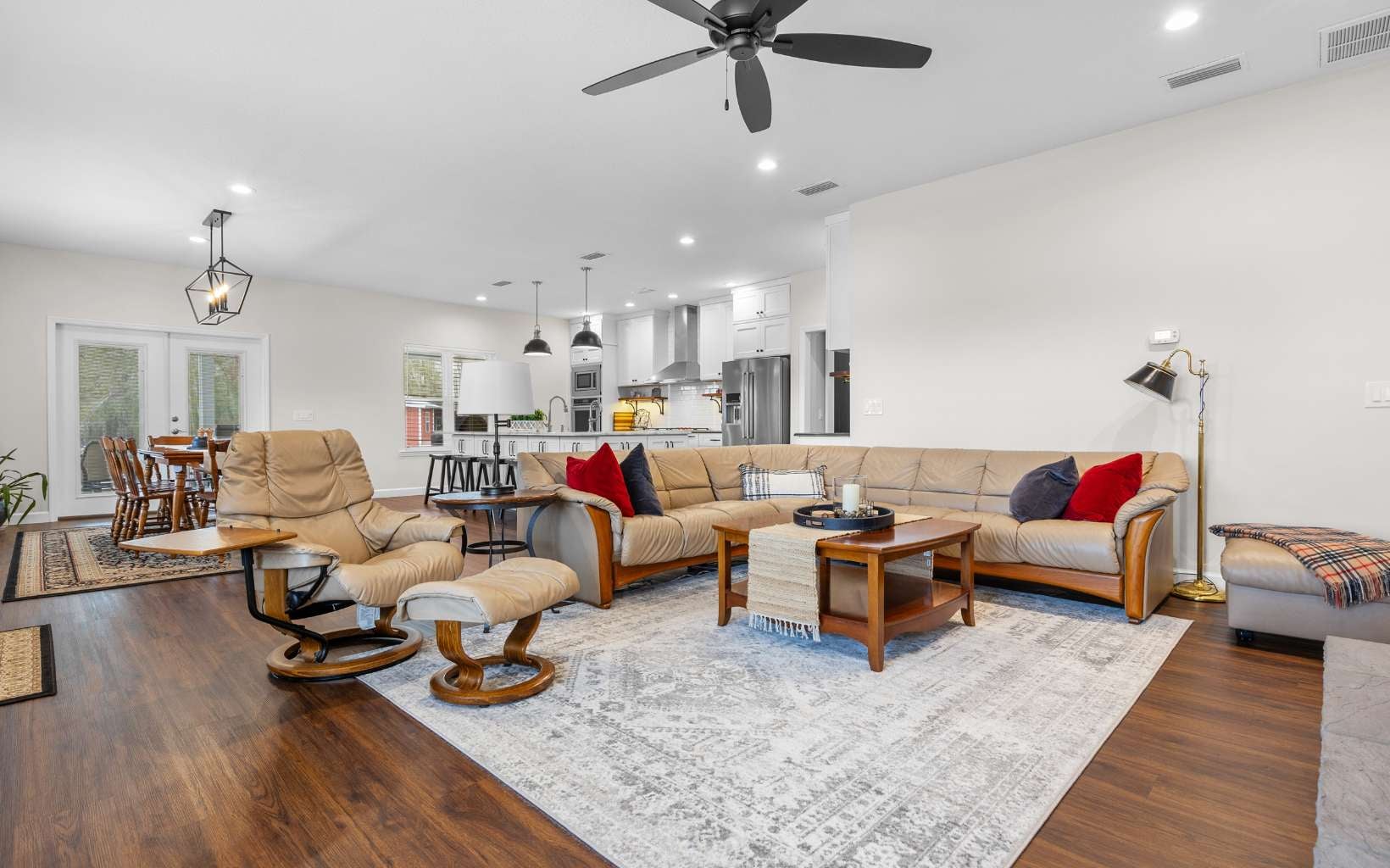 Wellborn, Florida, 32094, United States, 5 Bedrooms Bedrooms, ,3 BathroomsBathrooms,Residential,Active,1905112
