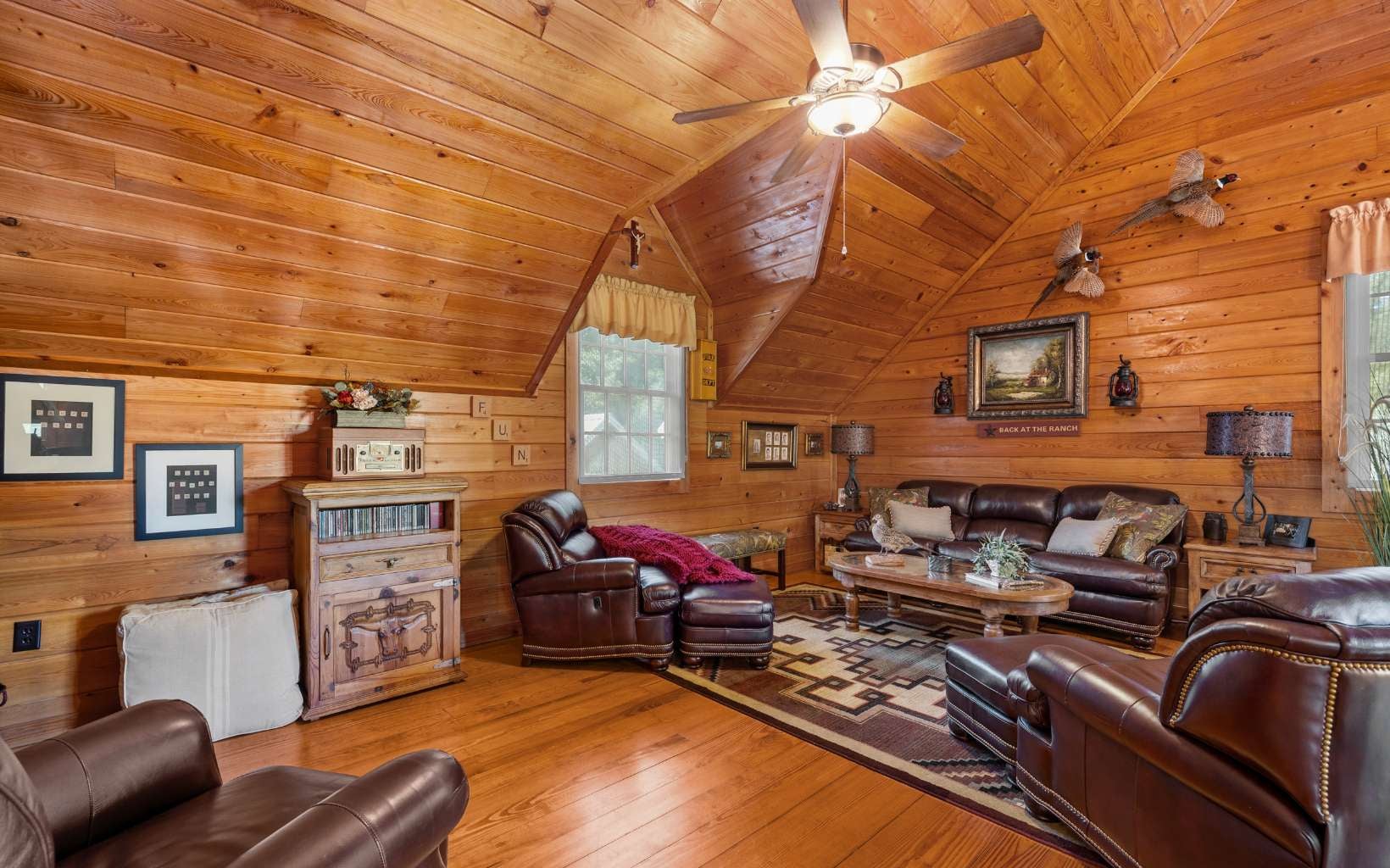 High Springs, Florida, 32643, United States, 5 Bedrooms Bedrooms, ,4 BathroomsBathrooms,Residential,Active,1926900