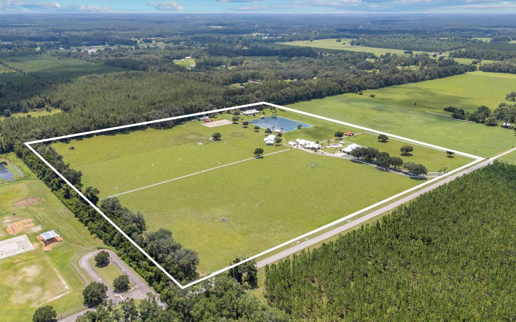 Lake City, Florida, 32024, United States, 3 Bedrooms Bedrooms, ,4 BathroomsBathrooms,Residential,Active,1926914