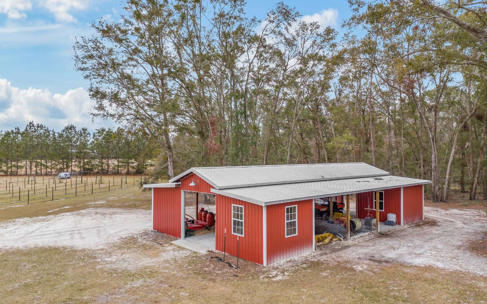 Wellborn, Florida, 32094, United States, 5 Bedrooms Bedrooms, ,3 BathroomsBathrooms,Residential,Active,1905112