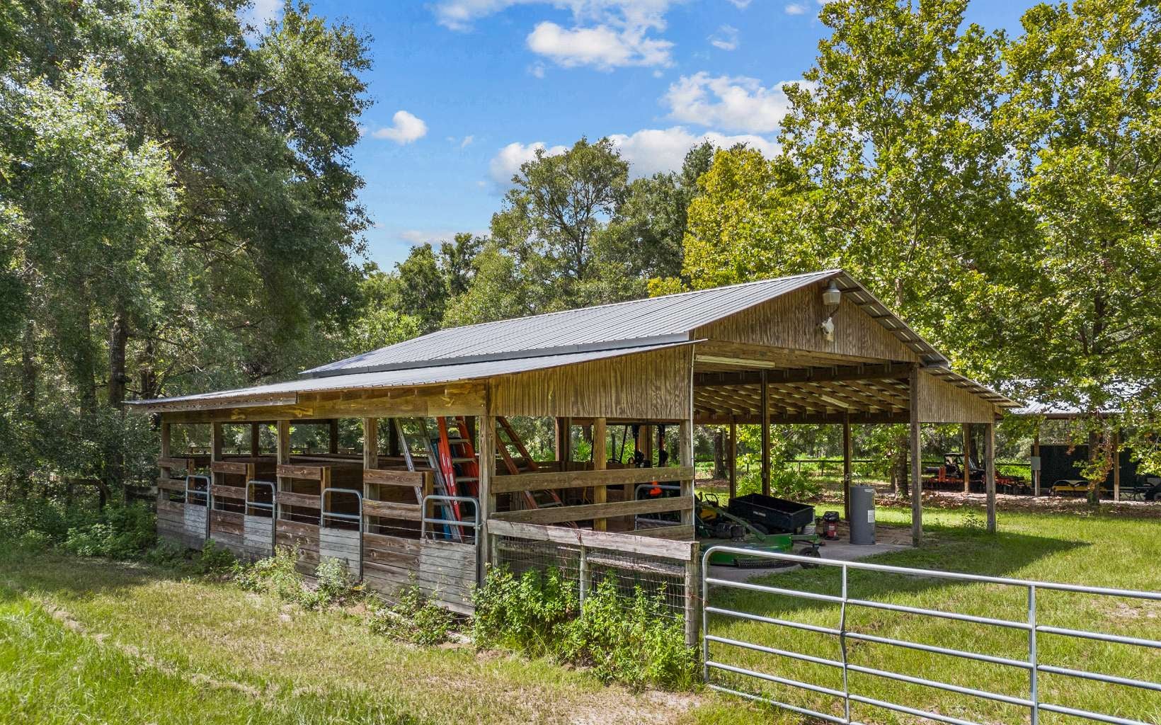 High Springs, Florida, 32643, United States, 5 Bedrooms Bedrooms, ,4 BathroomsBathrooms,Residential,Active,1926900
