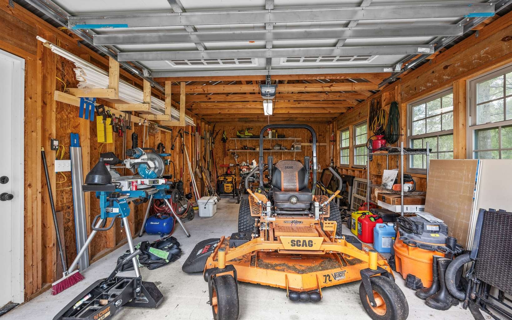 High Springs, Florida, 32643, United States, 5 Bedrooms Bedrooms, ,4 BathroomsBathrooms,Residential,Active,1926900