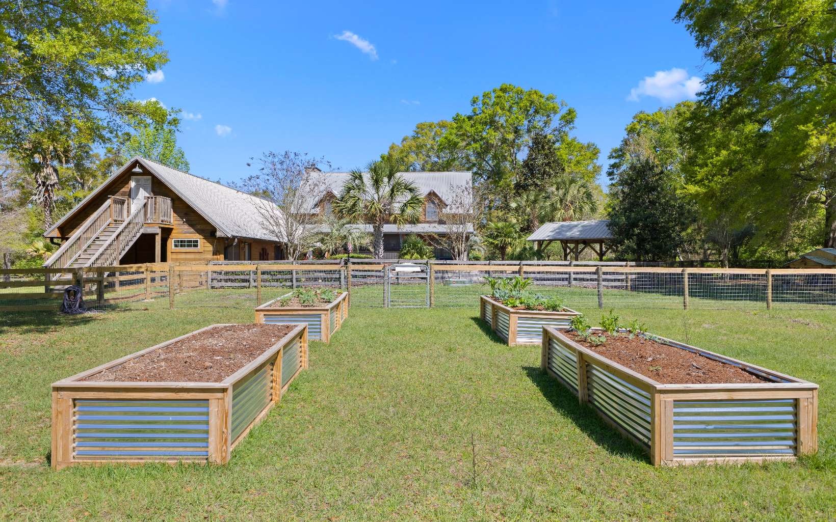 High Springs, Florida, 32643, United States, 5 Bedrooms Bedrooms, ,4 BathroomsBathrooms,Residential,Active,1926900