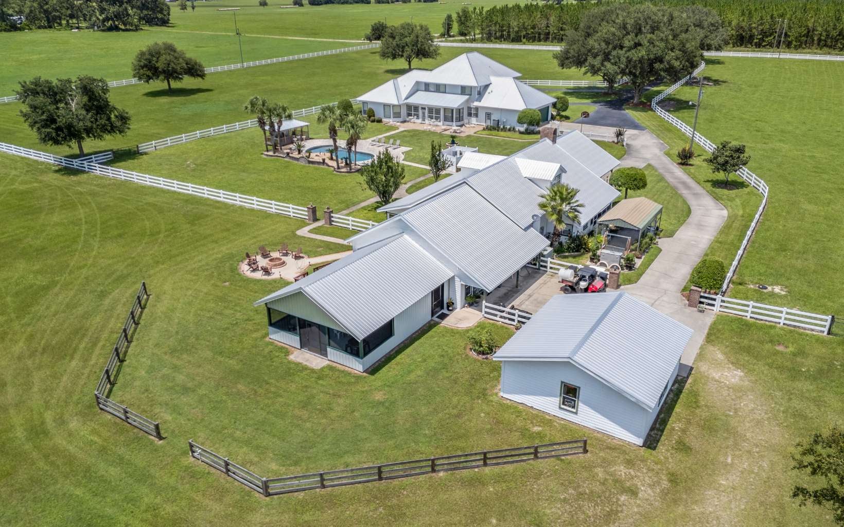 Lake City, Florida, 32024, United States, 3 Bedrooms Bedrooms, ,4 BathroomsBathrooms,Residential,Active,1926914