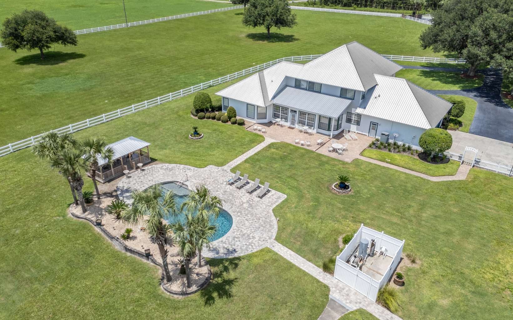 Lake City, Florida, 32024, United States, 3 Bedrooms Bedrooms, ,4 BathroomsBathrooms,Residential,Active,1926914