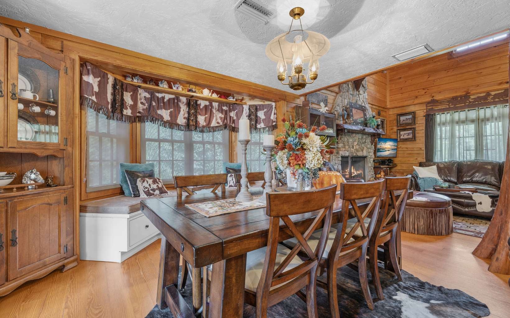 High Springs, Florida, 32643, United States, 5 Bedrooms Bedrooms, ,4 BathroomsBathrooms,Residential,Active,1926900