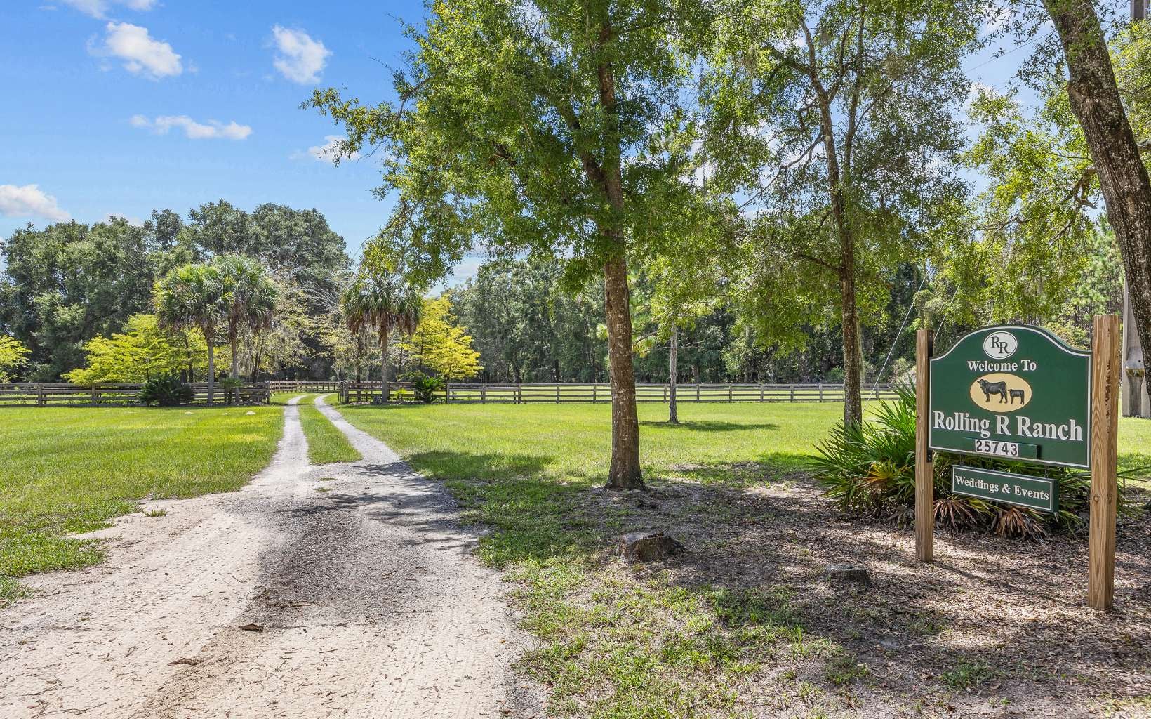 High Springs, Florida, 32643, United States, 5 Bedrooms Bedrooms, ,4 BathroomsBathrooms,Residential,Active,1926900