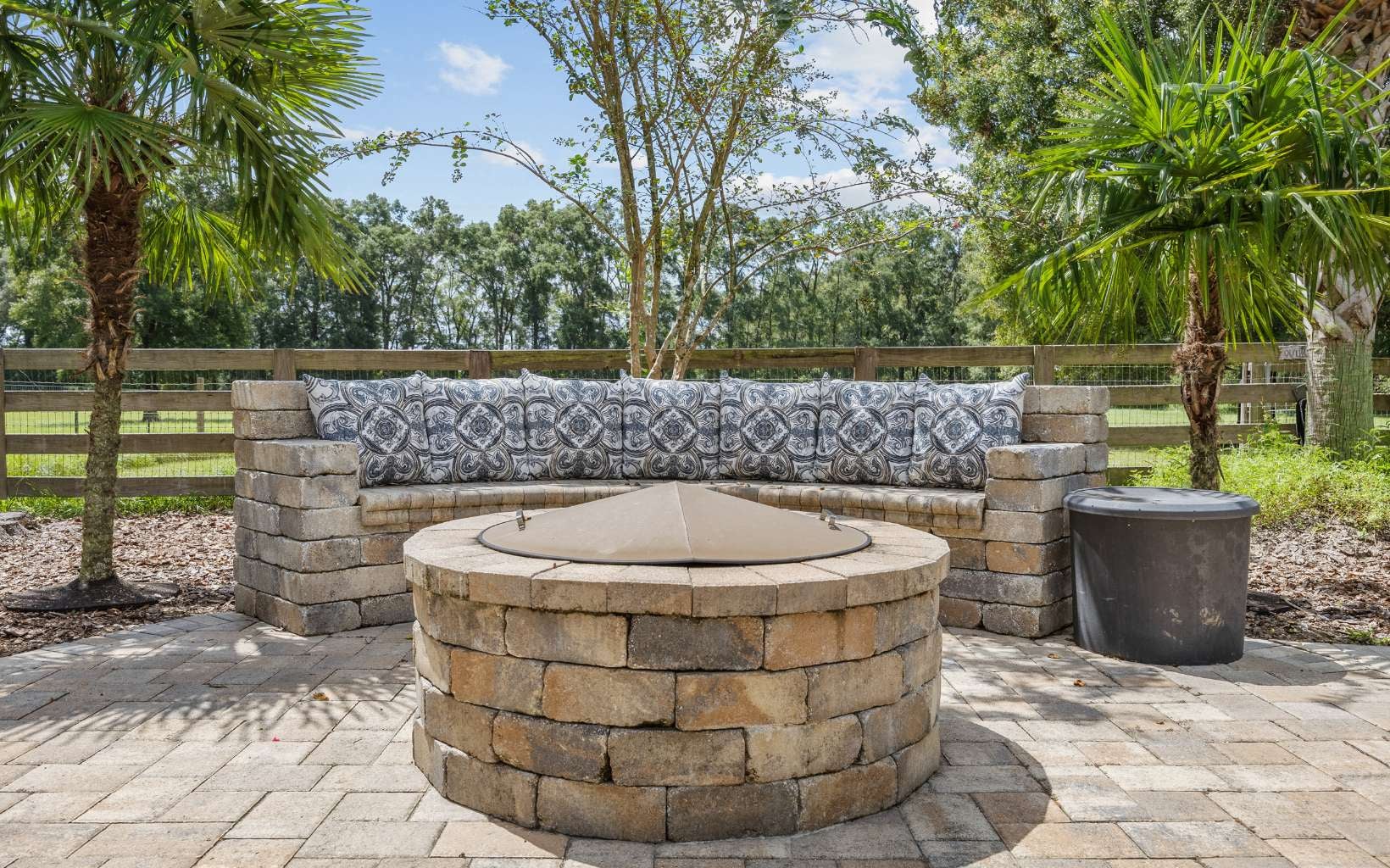 High Springs, Florida, 32643, United States, 5 Bedrooms Bedrooms, ,4 BathroomsBathrooms,Residential,Active,1926900