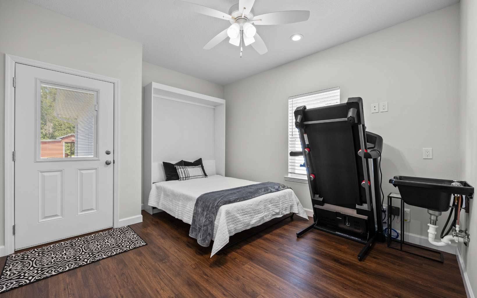 Wellborn, Florida, 32094, United States, 5 Bedrooms Bedrooms, ,3 BathroomsBathrooms,Residential,Active,1905112