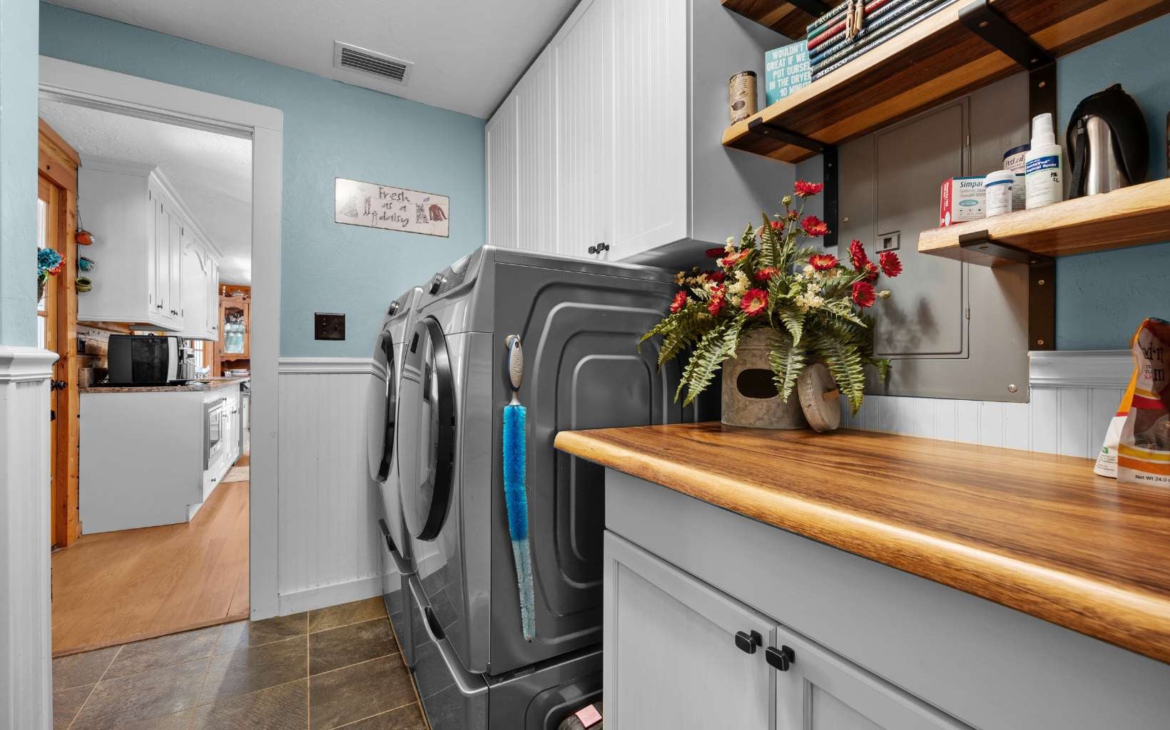 High Springs, Florida, 32643, United States, 5 Bedrooms Bedrooms, ,4 BathroomsBathrooms,Residential,Active,1926900