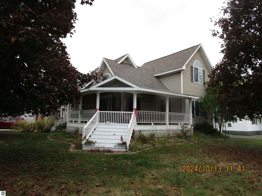 200 W FRANKLIN ST, EAST TAWAS, MI 48730, photo 1 of 31